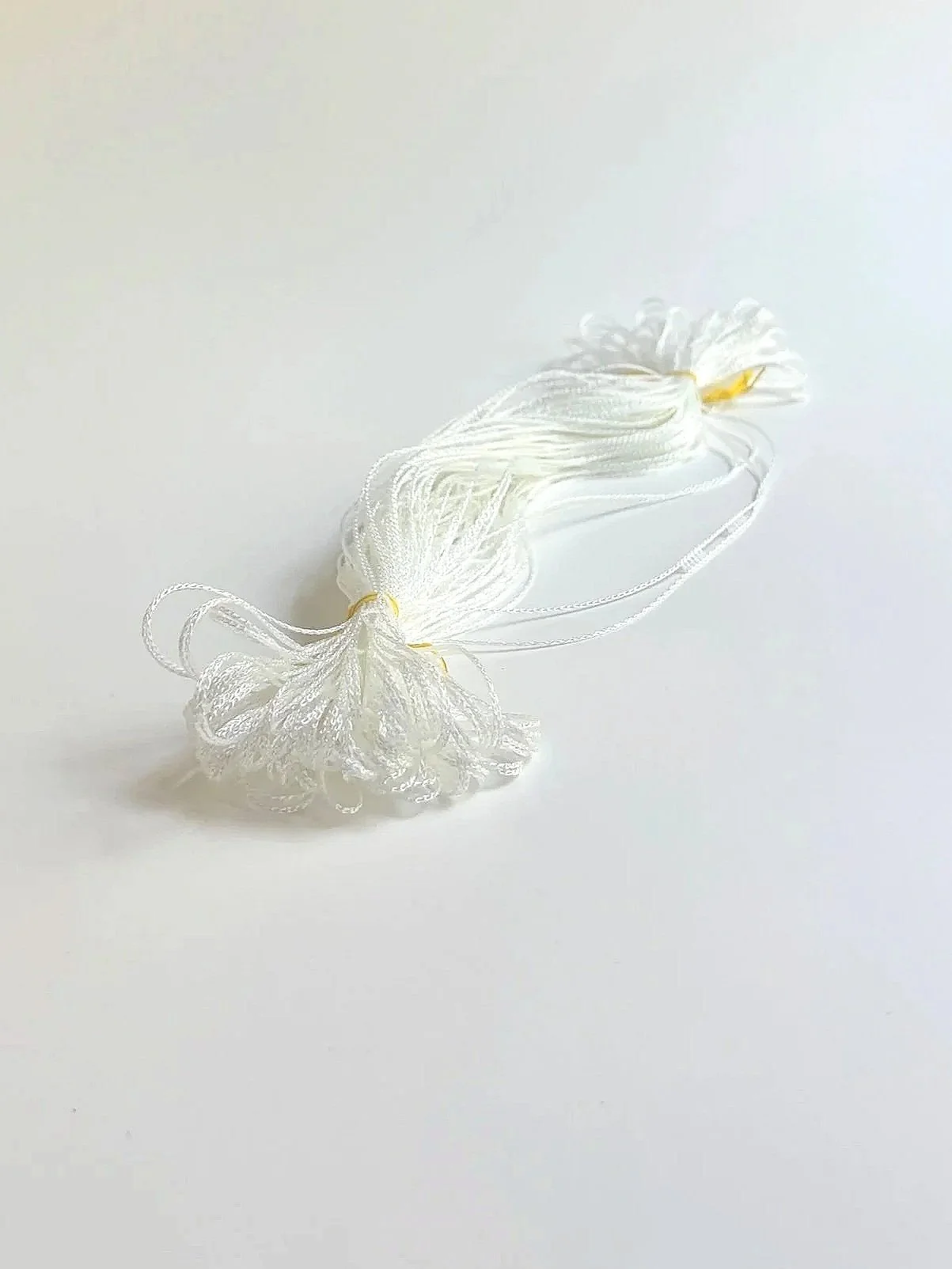 Bu Bundle of 100 Texsolv polyester heddles for quiet, no-knot heddle threading