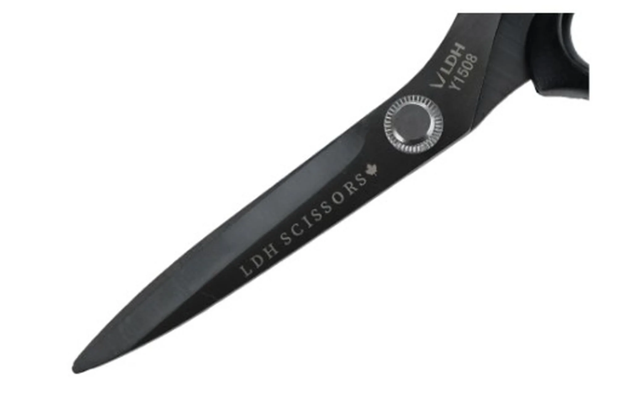 LDH-Midnight-Editiion-lightweight-fabric-shears-blade-close-up.jpg