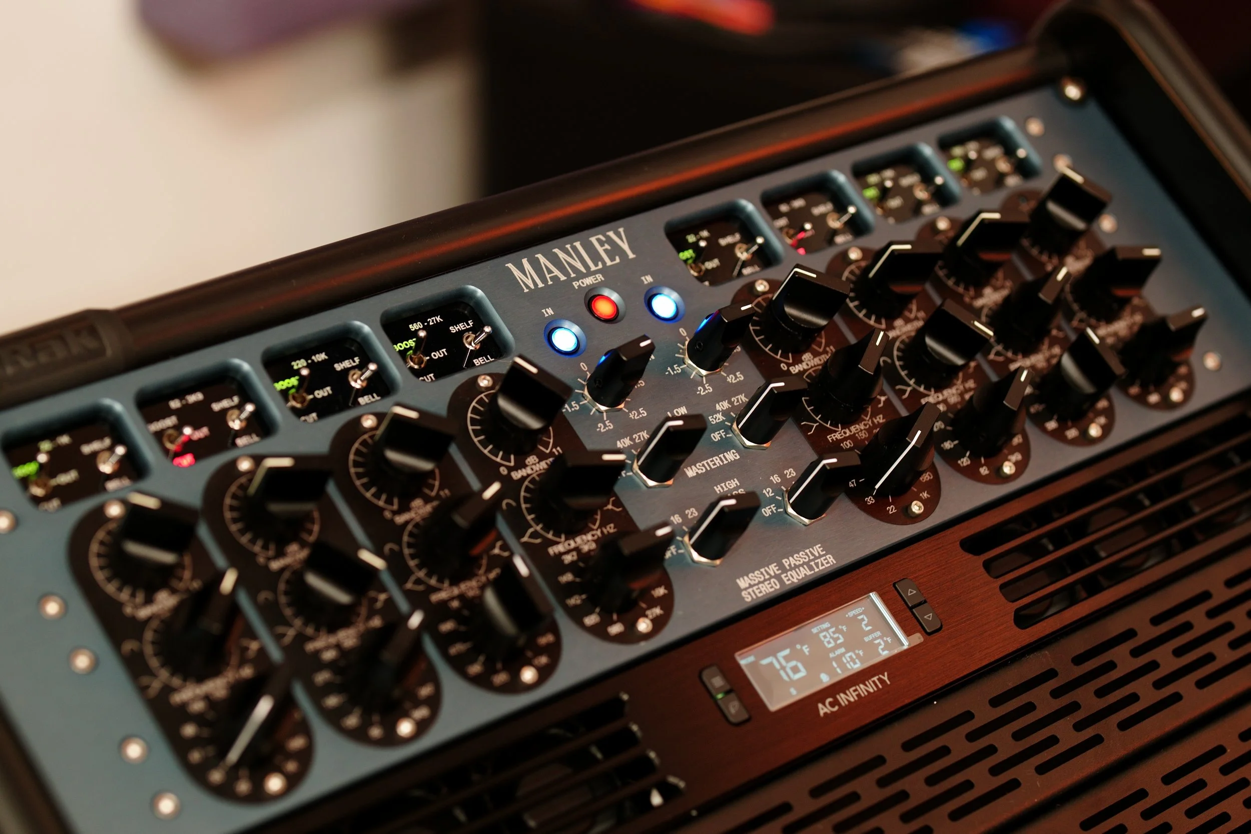 MANLEY MASSIVE PASSIVE.JPG