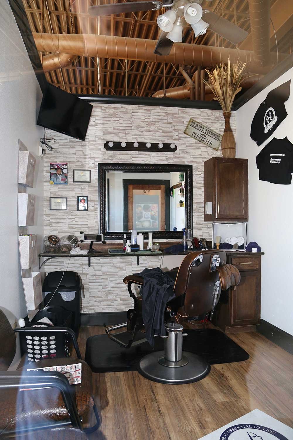 hairstylist-booth-for-rent.jpg