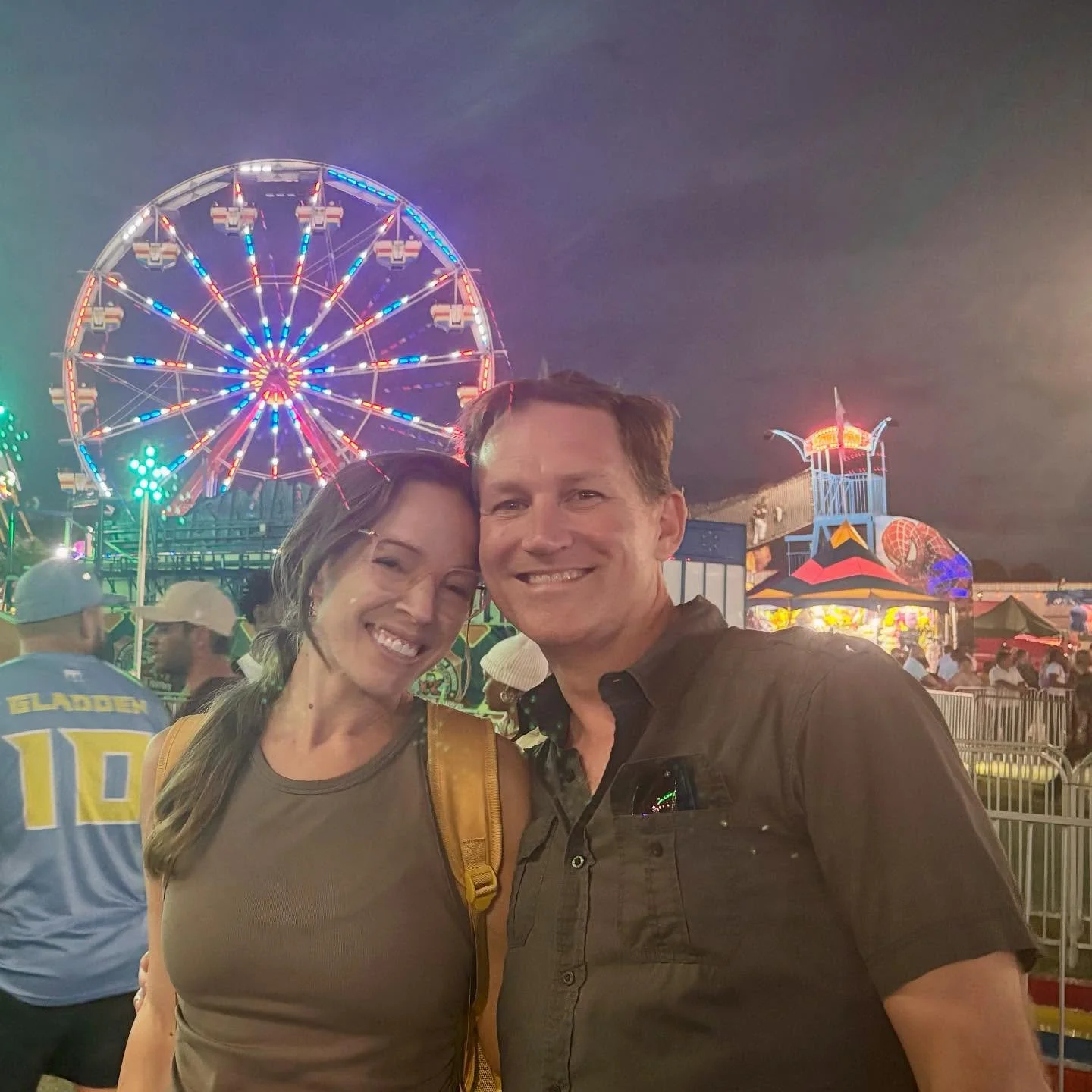 Since I&rsquo;m somewhat of an introvert, the fair can be a challenge. There&rsquo;s SO many people, sticky door knobs and loud sounds&hellip;

But&hellip;doing the fair with the right person? Chef&rsquo;s kiss. 💋 

Although it was cray cray, it was