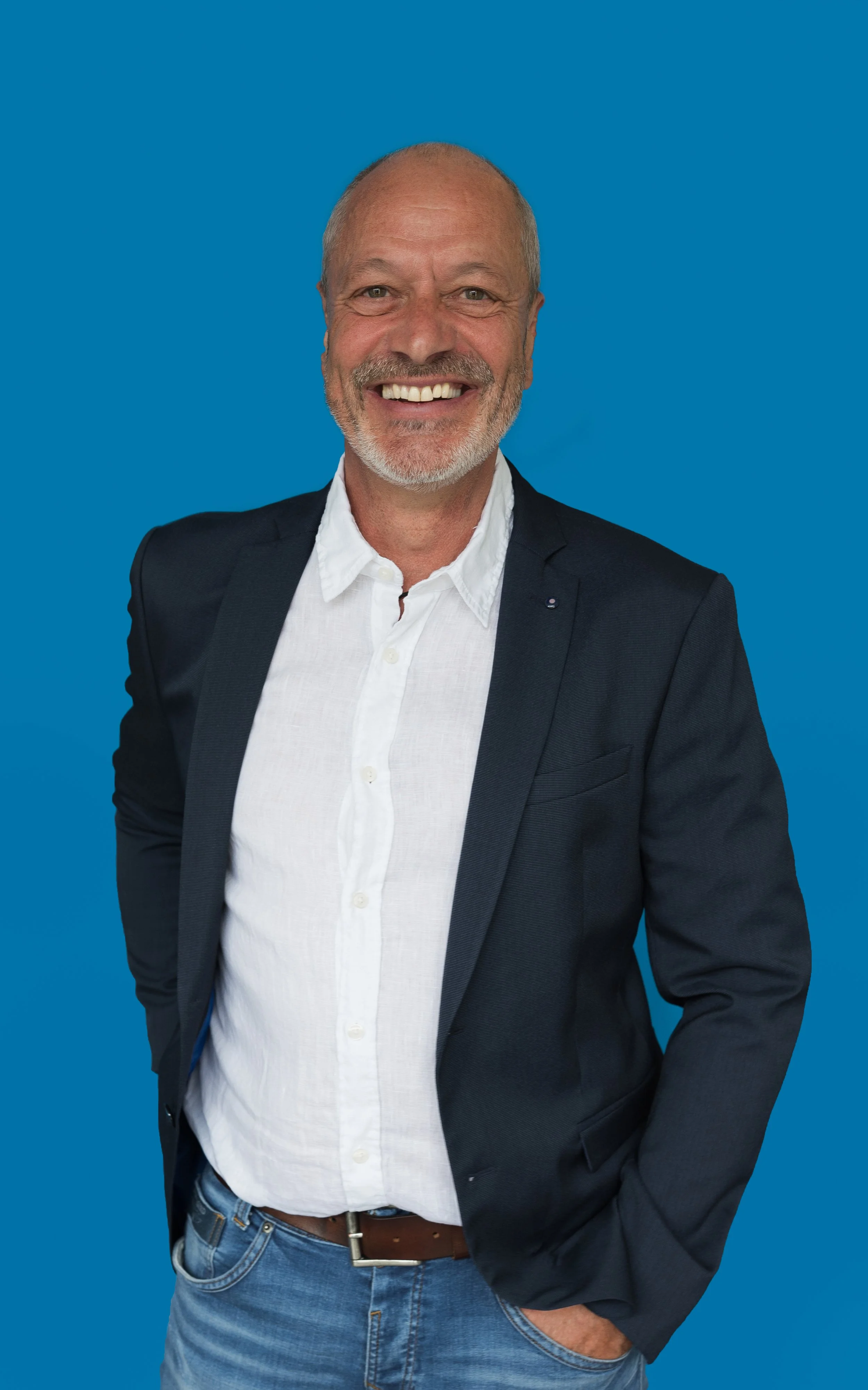 Portretten Serie lichtblauw Jeroen Verheij Herman (1)-2.jpg
