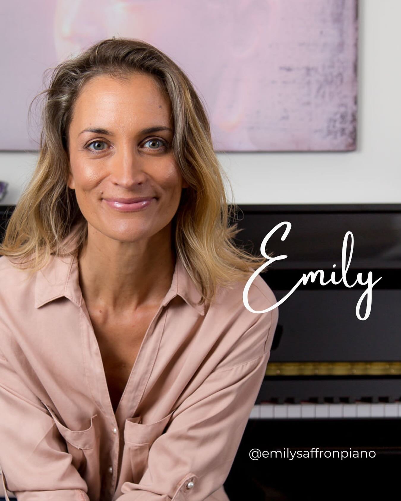 Hi! 👋 I&rsquo;m Emily.
&nbsp;
I teach people of all ages to play the piano.&nbsp; If you&rsquo;d like to learn how, I&rsquo;m here to help you discover your musicality.&nbsp; 
&nbsp;
I am a licenced Simply Music piano teacher. I teach with play-base