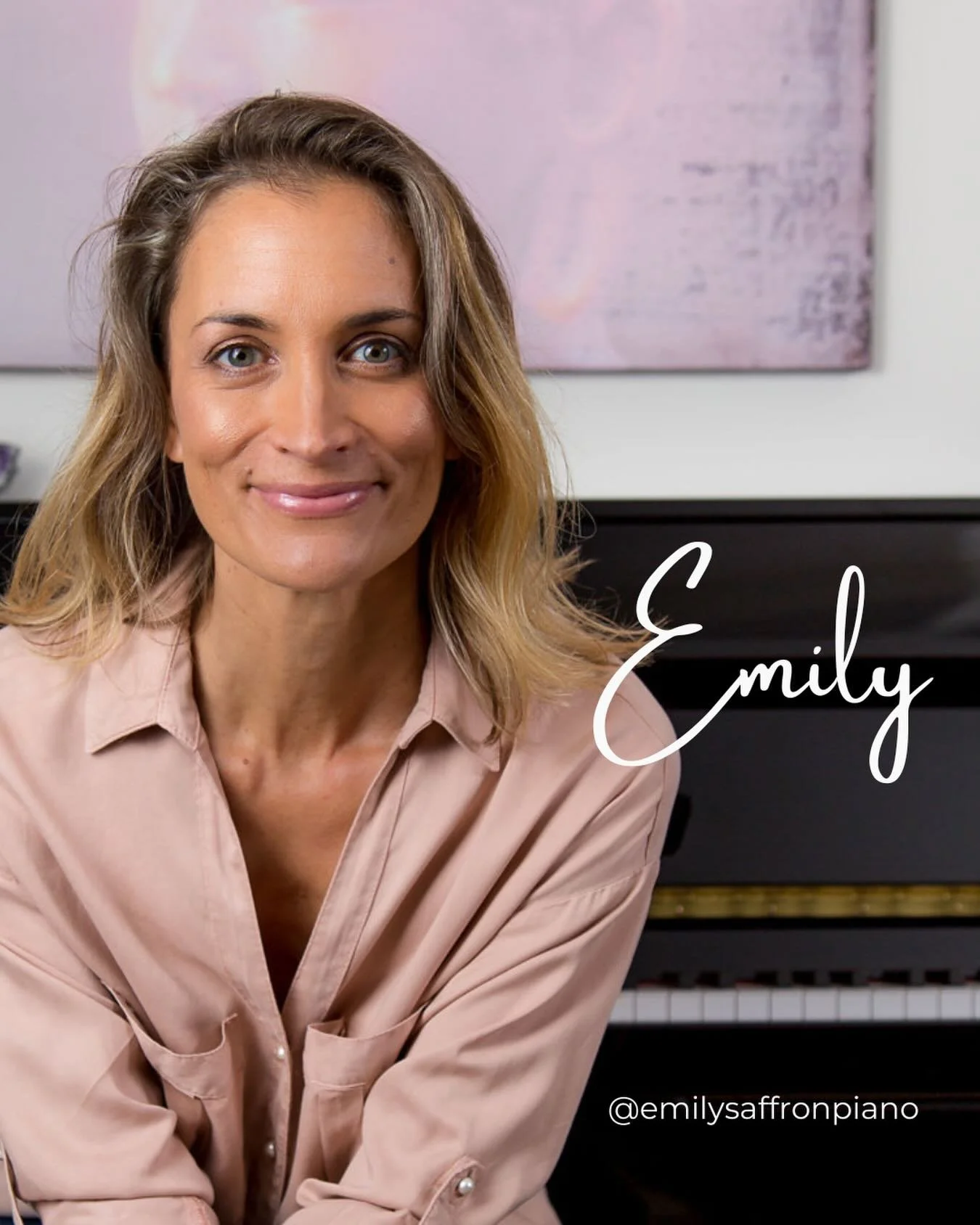 Hi! 👋 I&rsquo;m Emily.
&nbsp;
I teach people of all ages to play the piano.&nbsp; If you&rsquo;d like to learn how, I&rsquo;m here to help you discover your musicality.&nbsp; 
&nbsp;
I am a licenced Simply Music piano teacher. I teach with play-base
