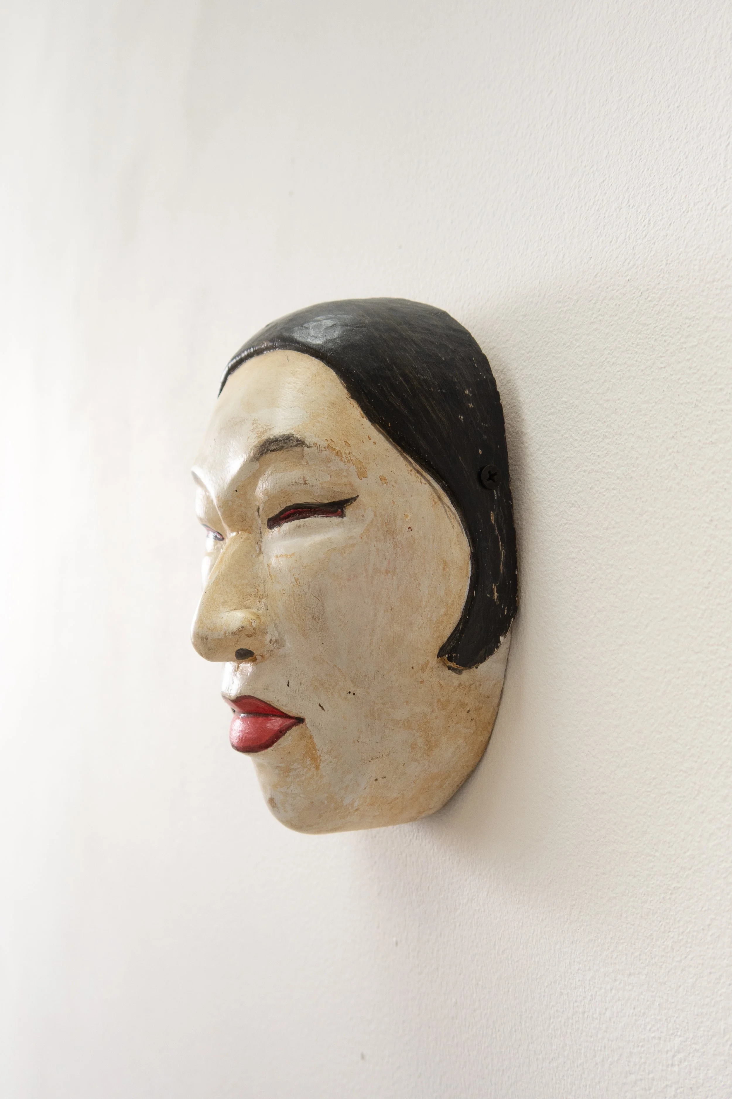 Sedulur Papat - White by Nugi Ketut, contemporary artwork at SUN.CONTEMPORARY in Pererenan, Bali