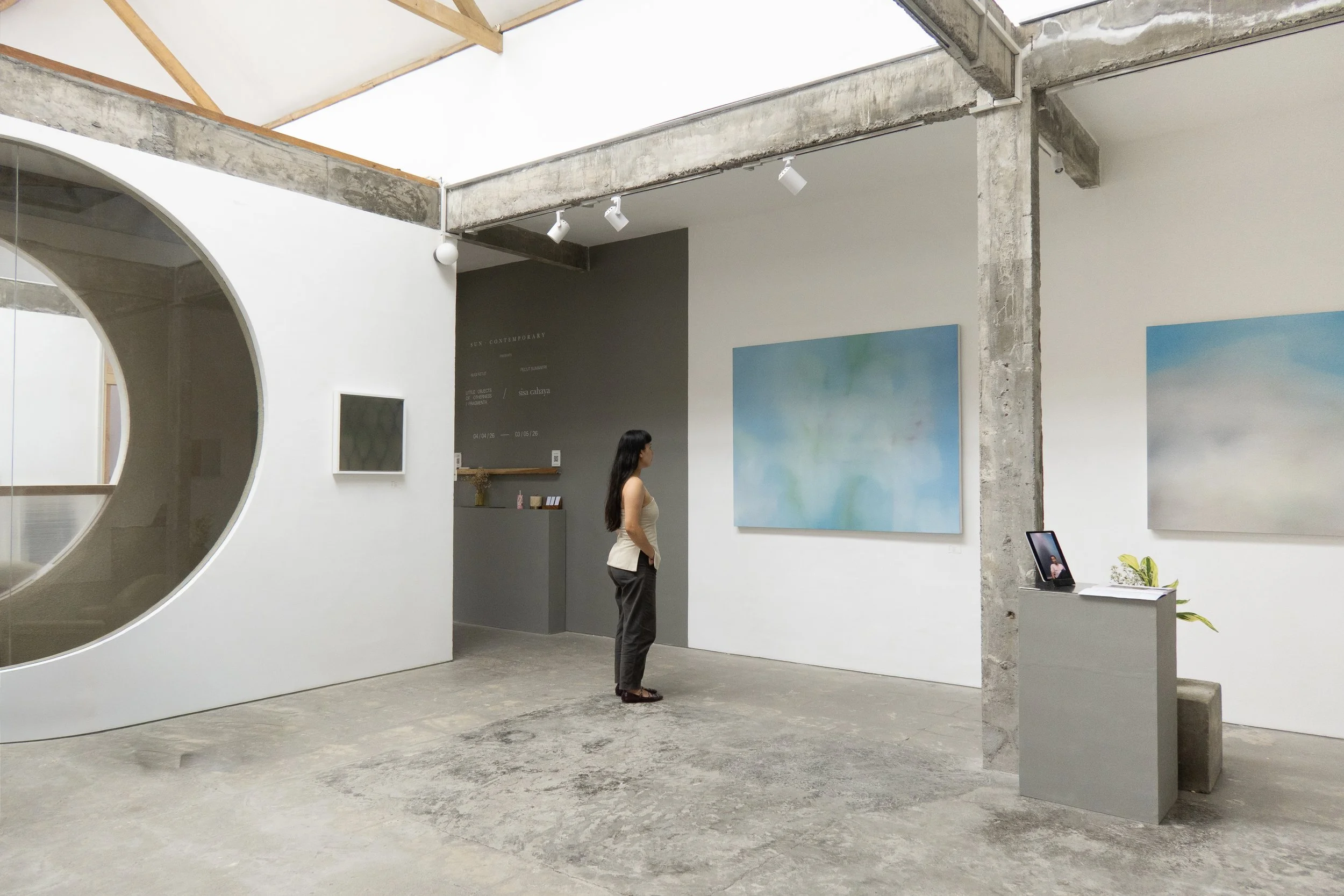 Installation view of Sisa Cahaya by Pecut Sumantri at SUN.CONTEMPORARY, Pererenan, Bali