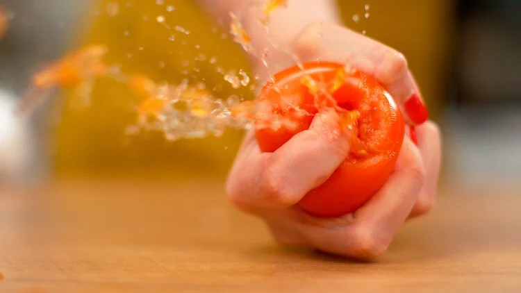 Den pressade mellanchefen.