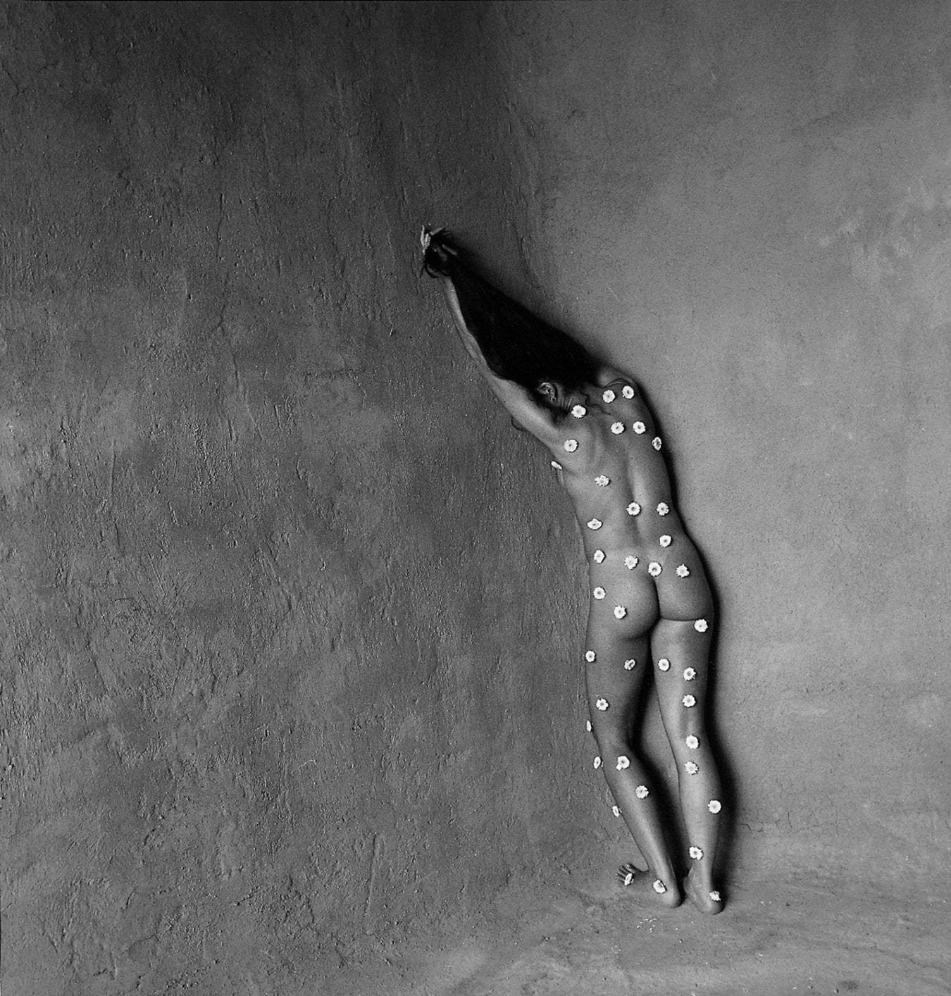 Flor Garduño, La de las margaritas, Mexico (The one of the daisies), 1999, Silver gelatin photograph