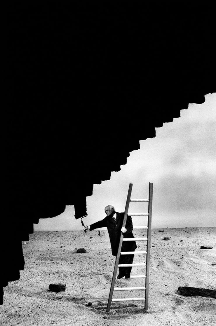 Gilbert Garcin, Regard Sur La Peinture Contemporaine (Looking At Contemporary Painting), 2005, Silver Gelatin Photograph