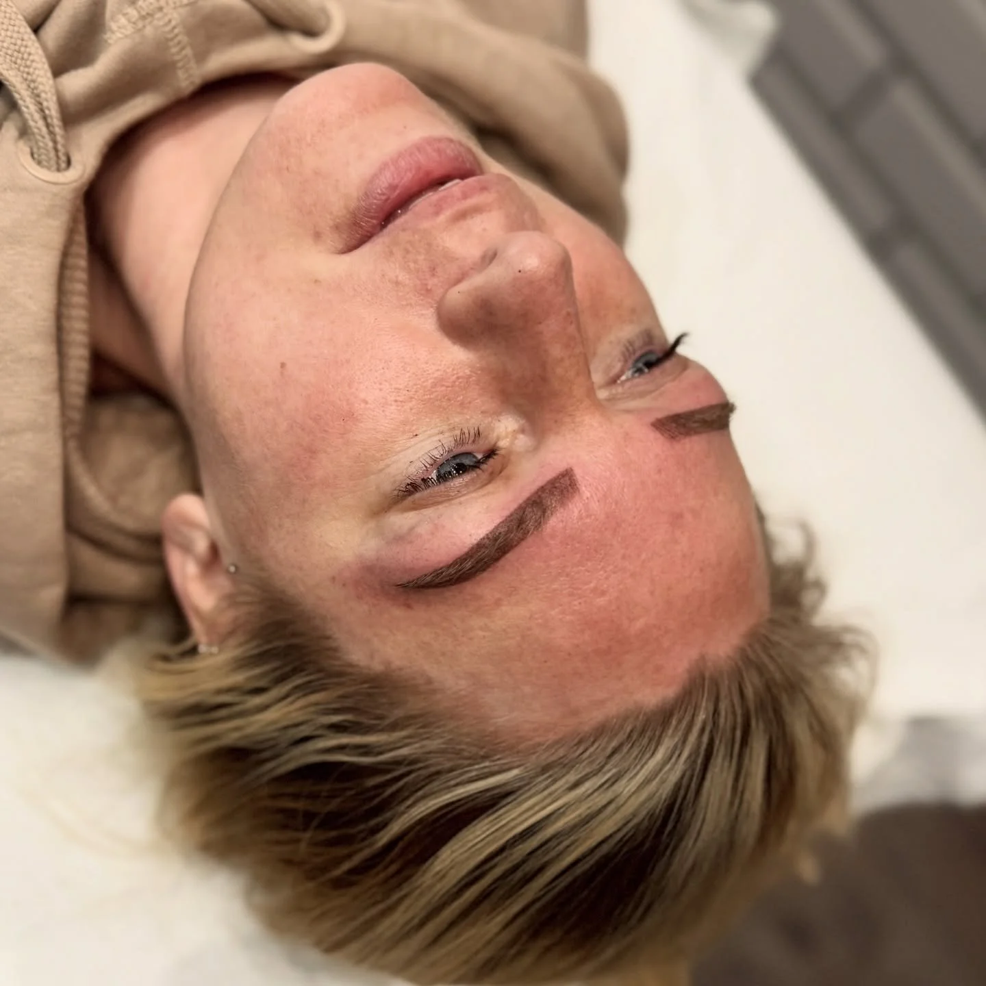 C L A S S I C  O M B R &Egrave;

My client wanted a bolder body to her existing brows. We opted for an ombre with a few machine strokes at the front to break up the shade.

🤍

#brows #ombrebrows #ombr&egrave; #newcastleupontyne #northeastbrows #sund