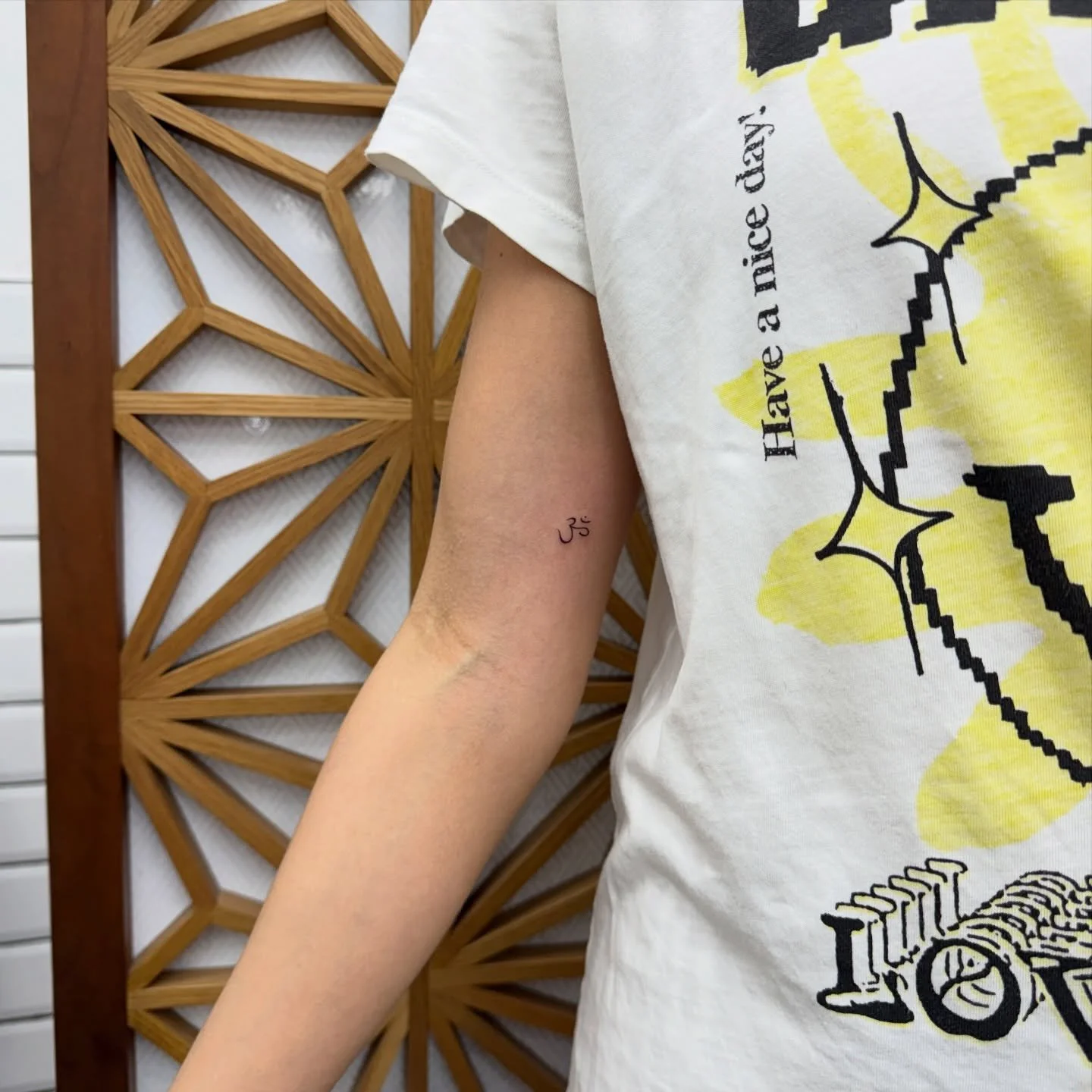 The smallest of OMs for @flowwithgee 

💗💗💗💗💗💗
🕉️🕉️🕉️🕉️🕉️🕉️
🌀🌀🌀🌀🌀🌀

#om #tattoo #tinytattoo #fineline #artist