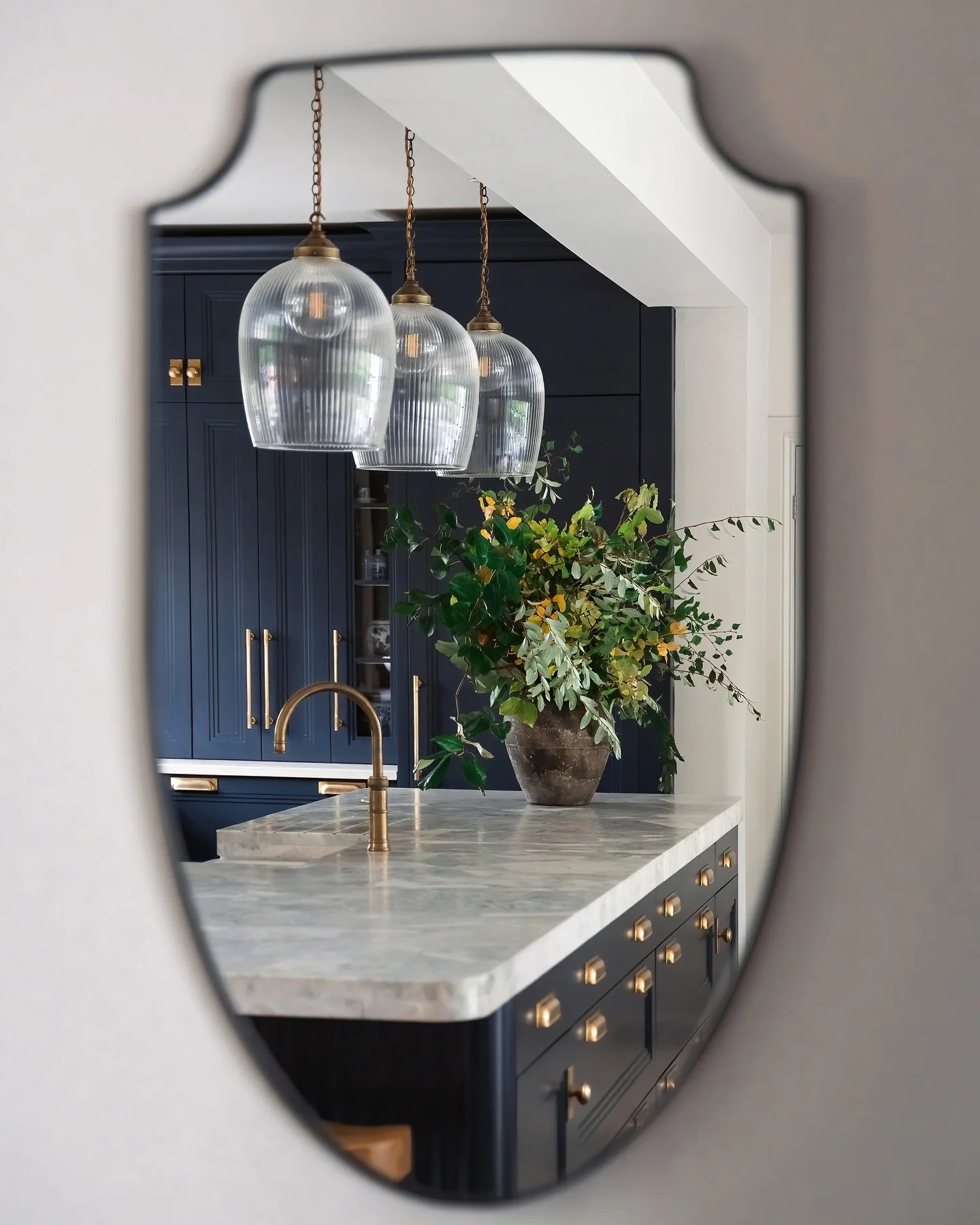 Recent work for @mowlemandco 

Arrangement @wildflower_ouseburn 

#interiorsphotography #interiors #kitchen