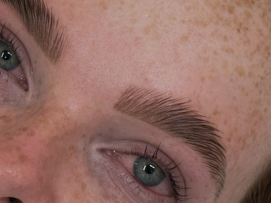 DIVINE FRAME + GLOSSY LASH