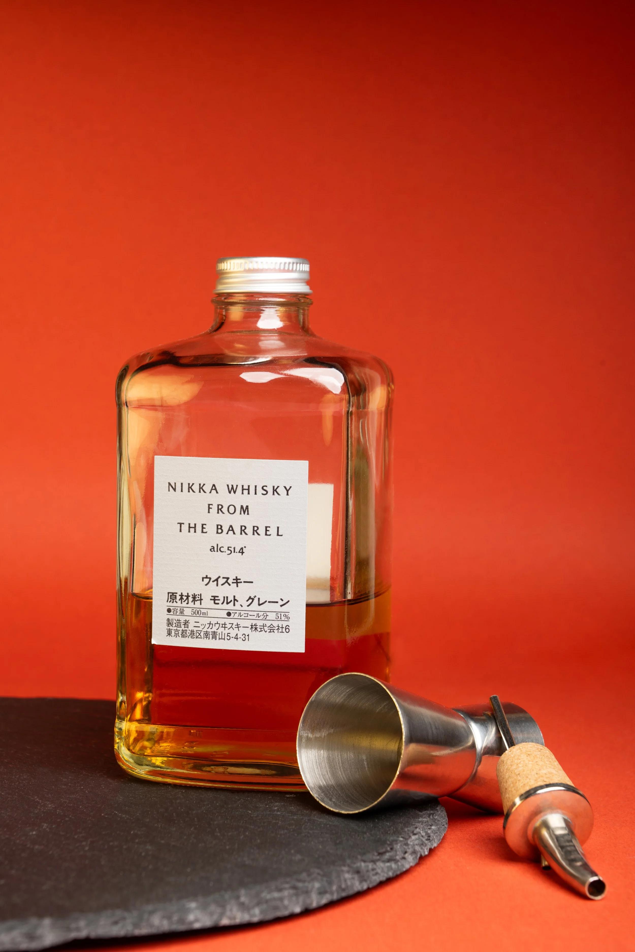 photo packshot d'une bouteille d'alcool.jpg