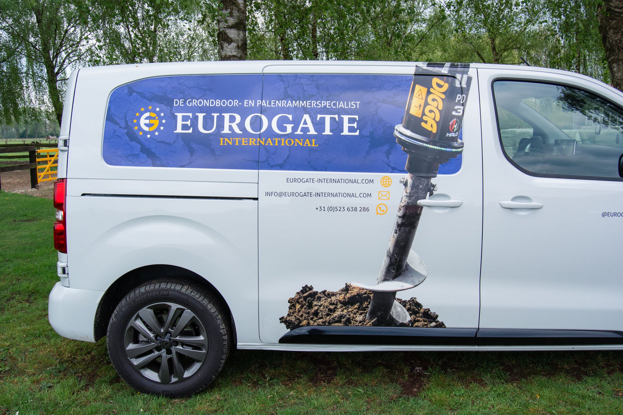 Insta-studiovnstra-sticker werkbus-2.jpg
