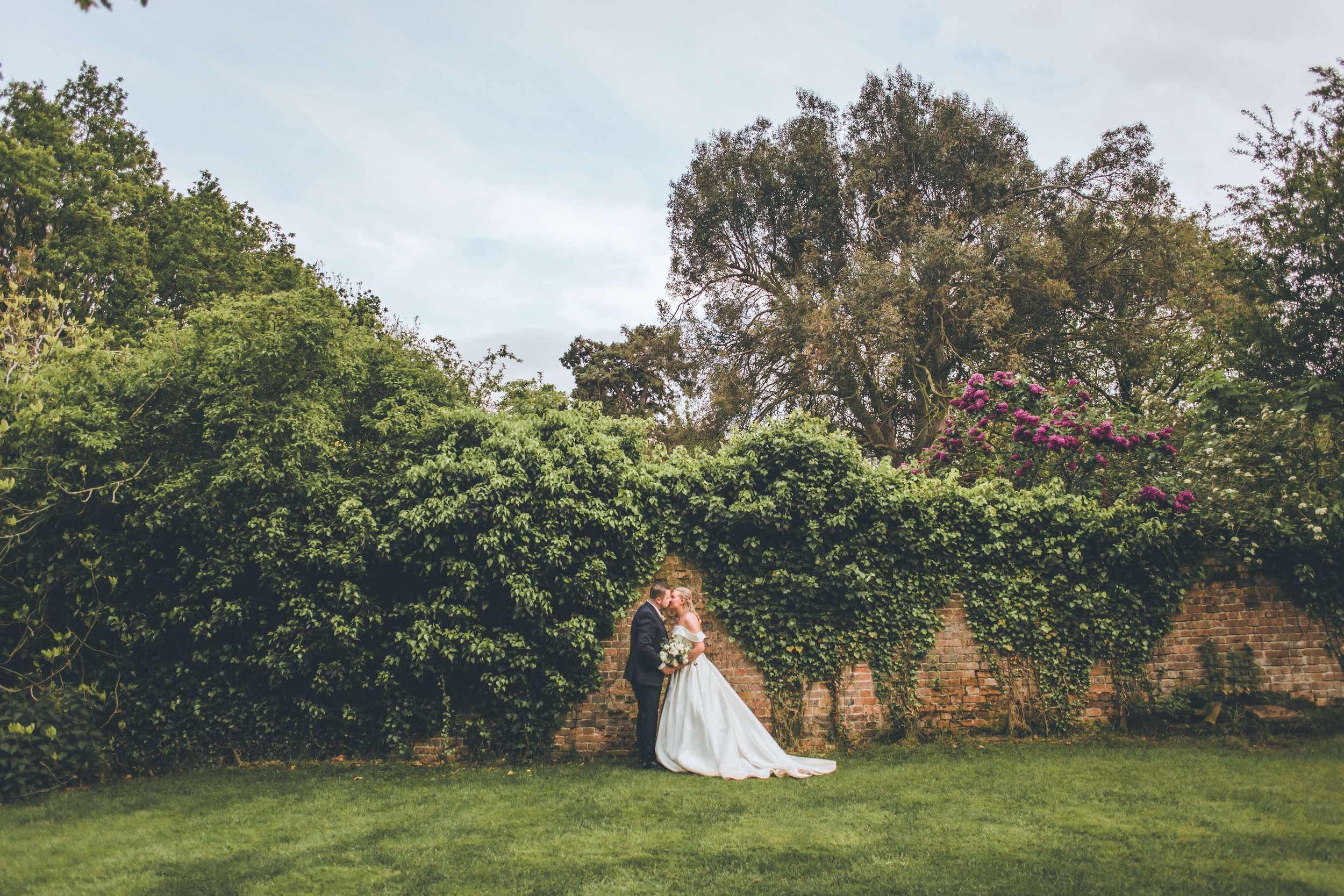 Mr&MrsWiliams-AptonHall-139.jpg