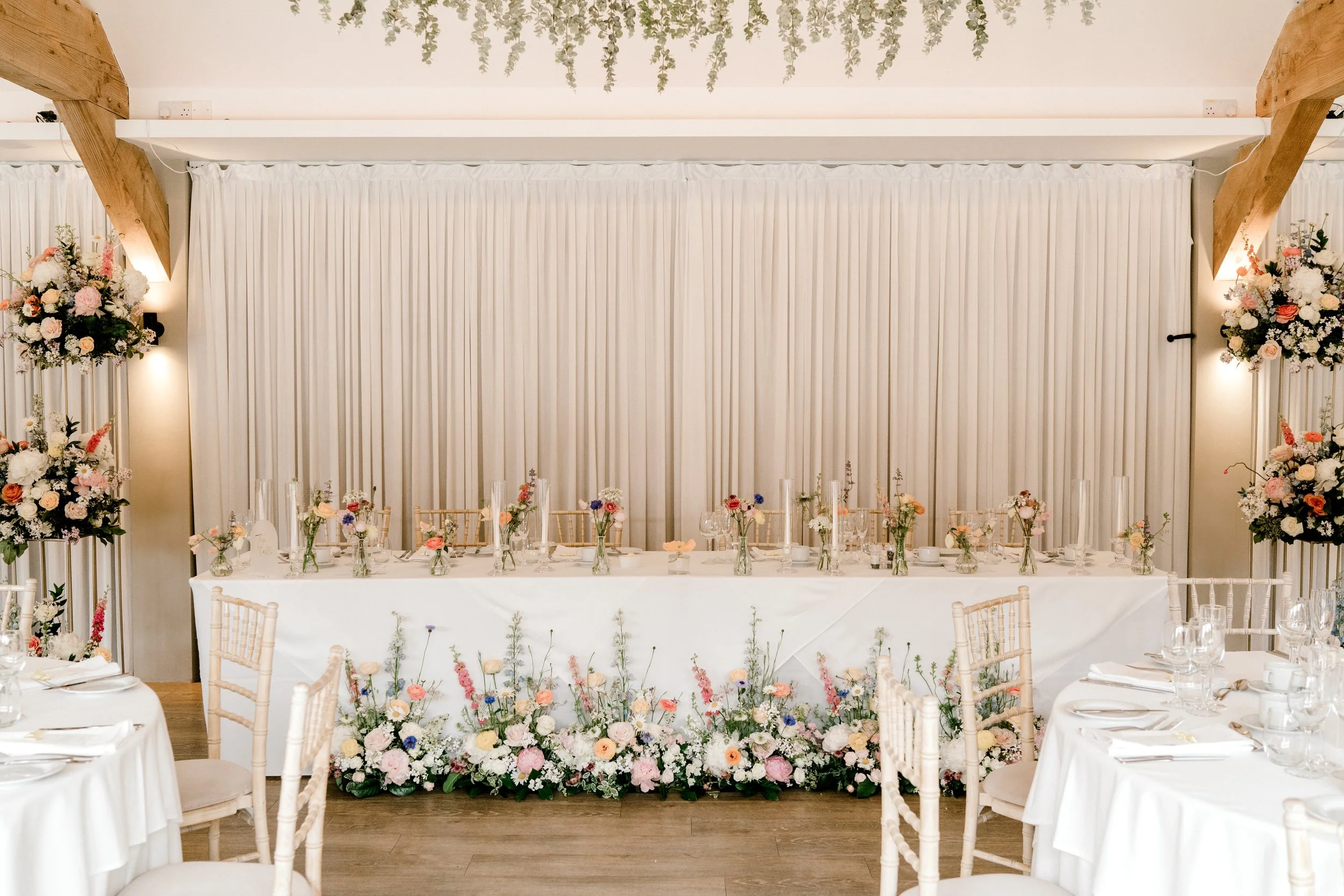 lorraine & jordan top table - laura jane.jpg