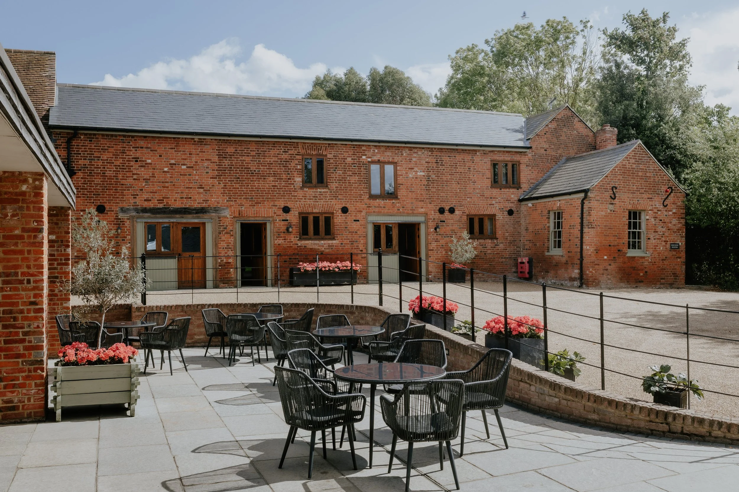 Shannon & Henry-coach house 2 - kensington photographer.jpg