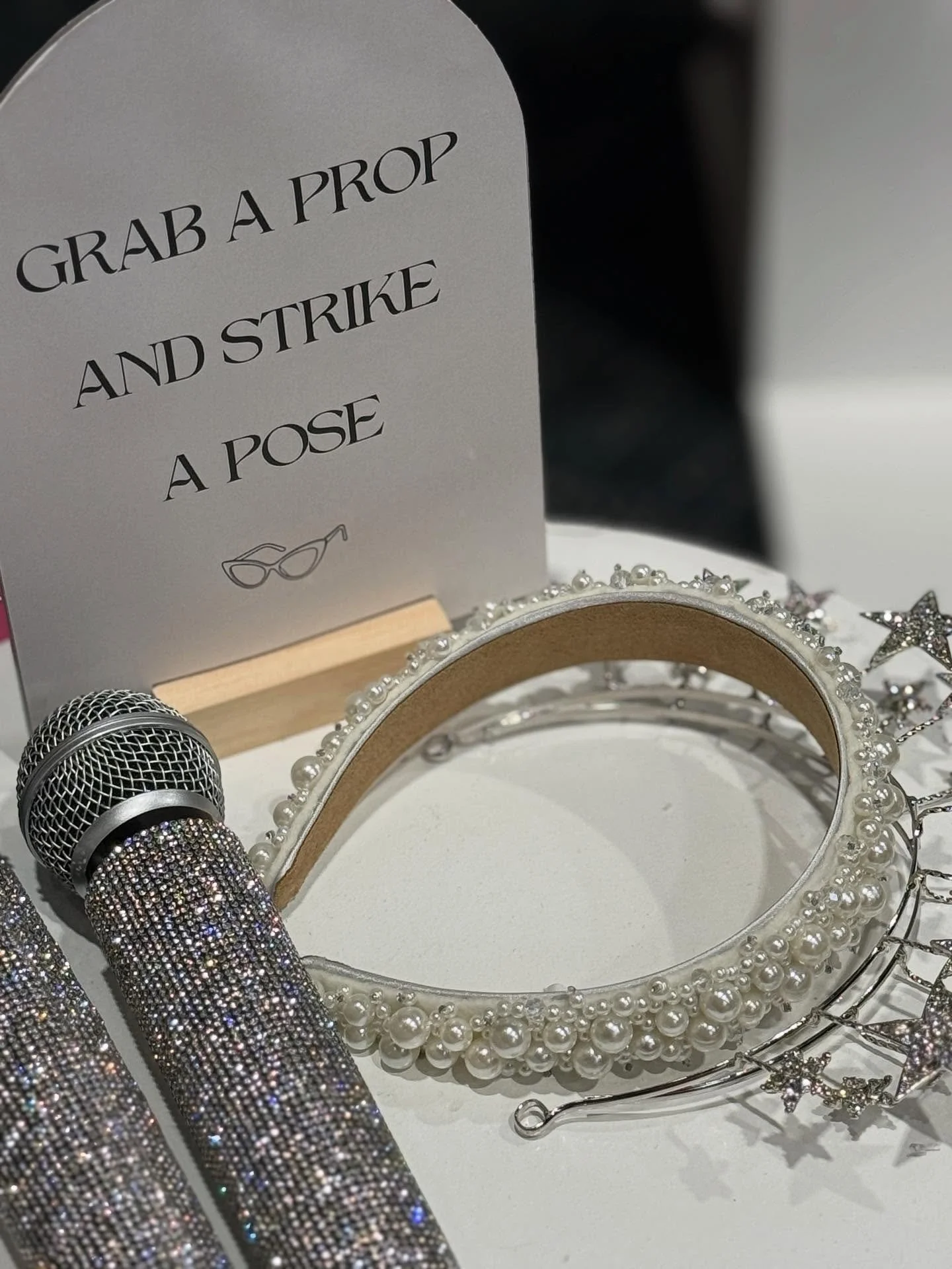 🎉✨ Christmas Party Season is coming around quickly! ✨🎉
Make this year’s end-of-year celebration one to remember with The Luxe Booth! 📸💫
From office parties to festive gatherings, our photo booth brings the fun, laughter, and unforgettable