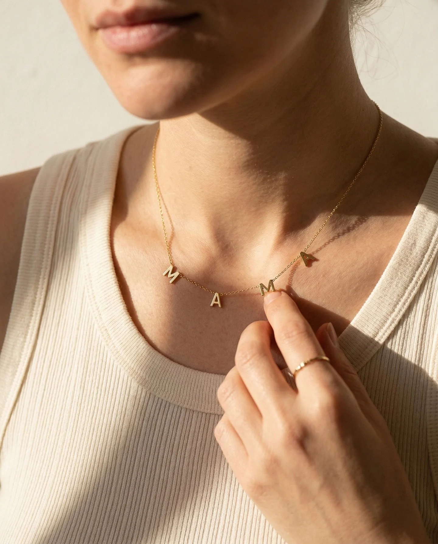 Muttertag 🌸
Am Wochenende sind tolle neue Produkte in den Shop eingezogen. Schaut vorbei, bald erz&auml;hle ich euch mehr dazu ✨

MUTTERTAG
GESCHENKE
MOTHERSDAY
ONLINESHOP
MAMA KETTE