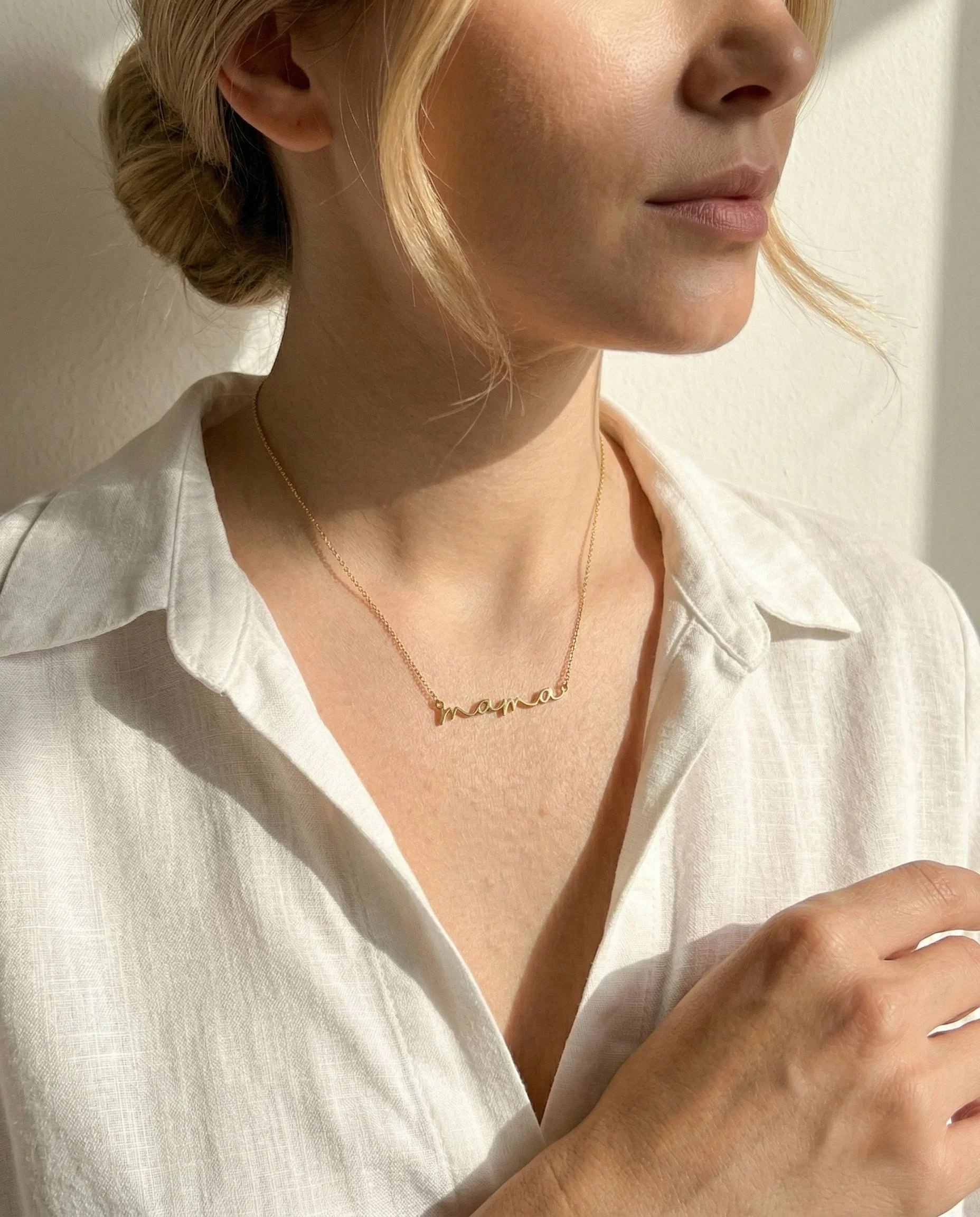 Goldene Halskette: Mama