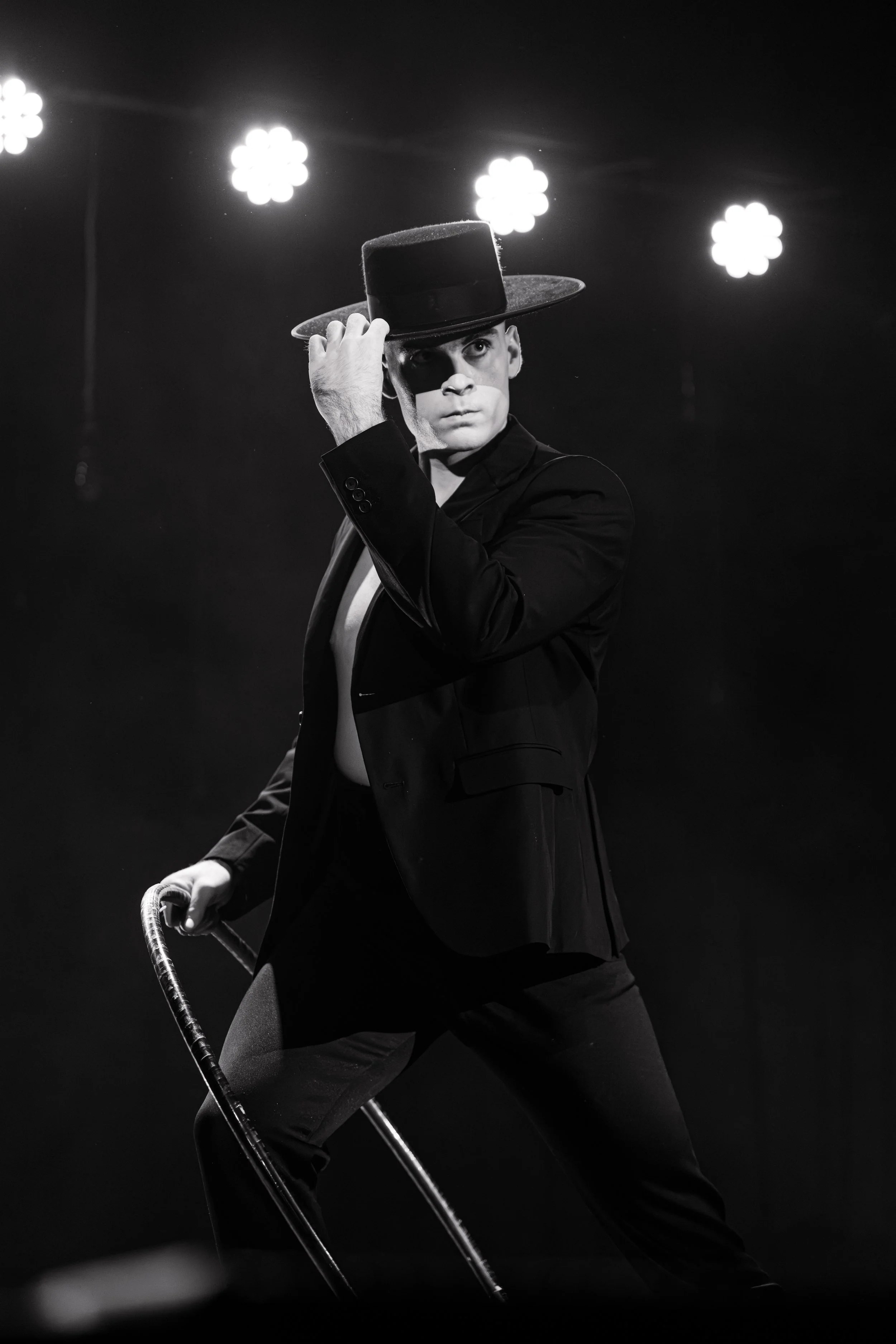 Benjamin Flame - Hula Hoop Artist