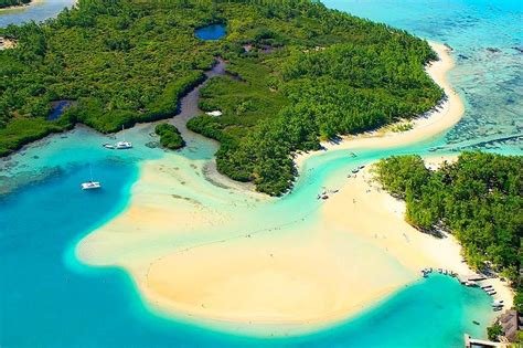 Île aux Cerfs.jpeg