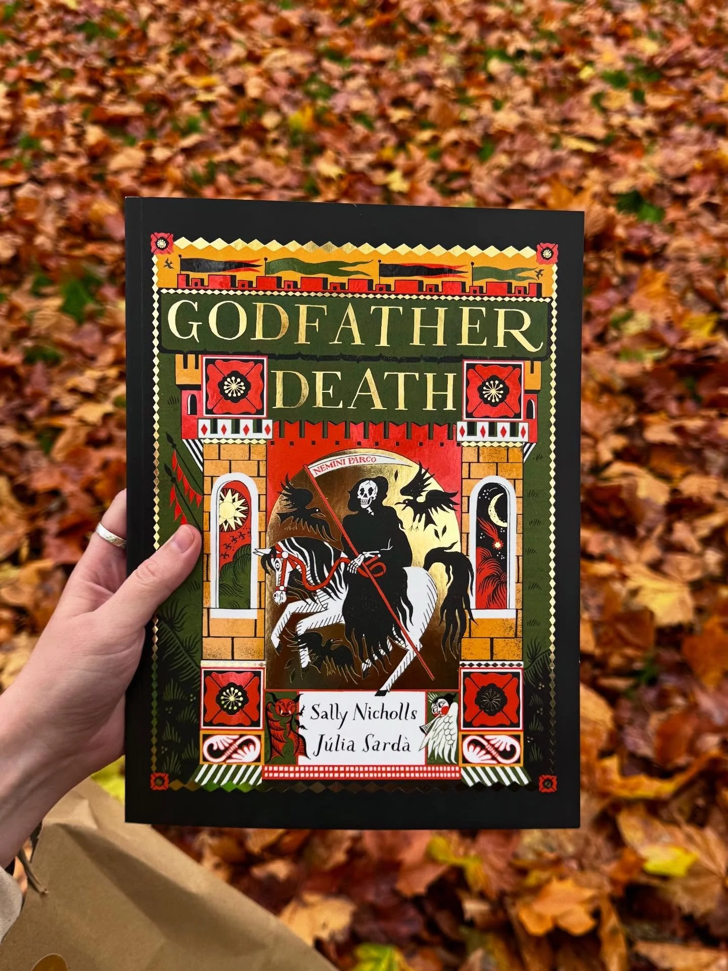 I visited @spellboundinsandwich on Saturday for their opening day! It&rsquo;s so exciting to have another independent bookshop nearby, and I adore the whimsical decor. I bought Godfather Death by Sally Nicholls - the gold details on the cover were to
