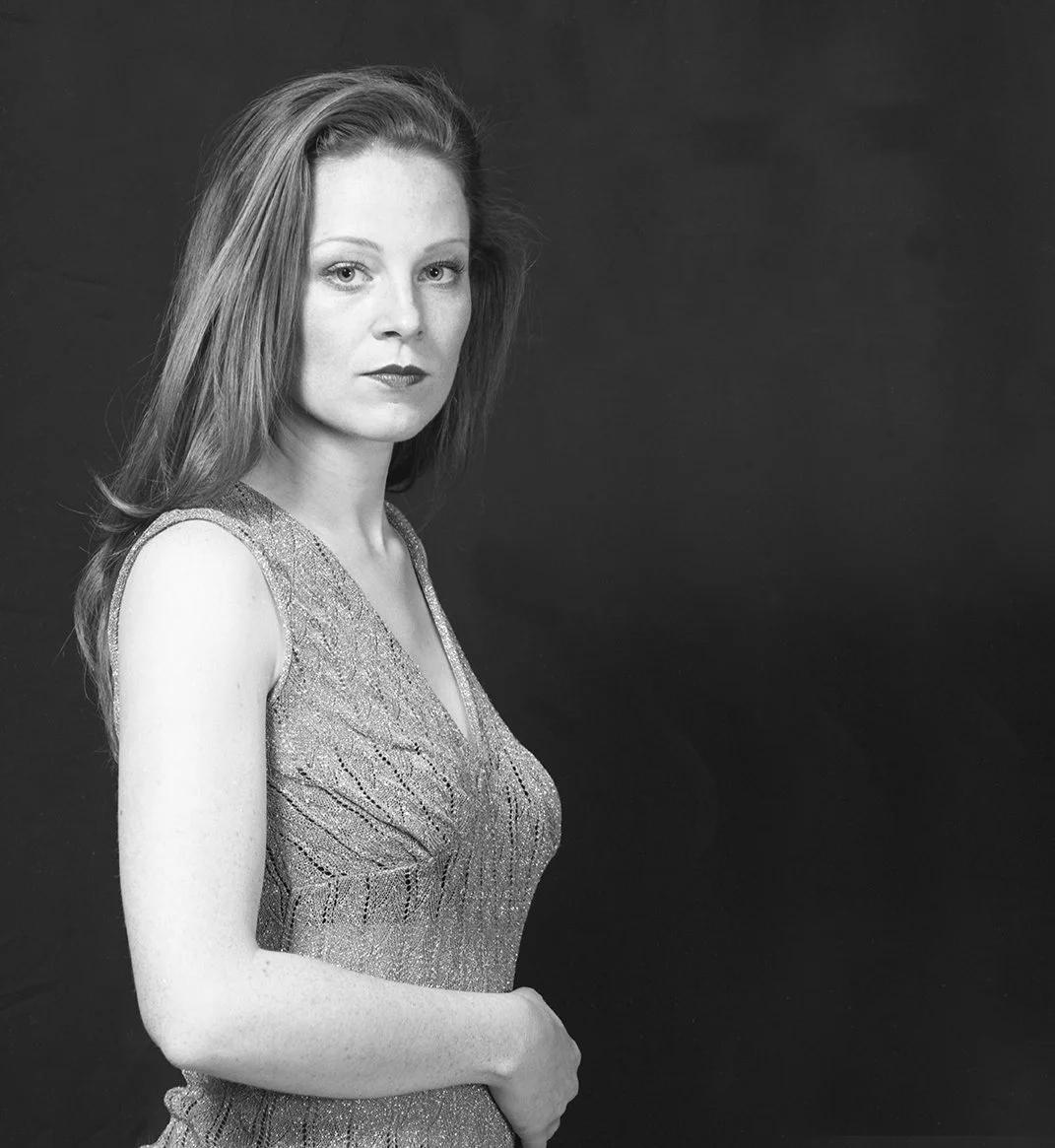 Carolin Widmann, without her violin, looking stunning!