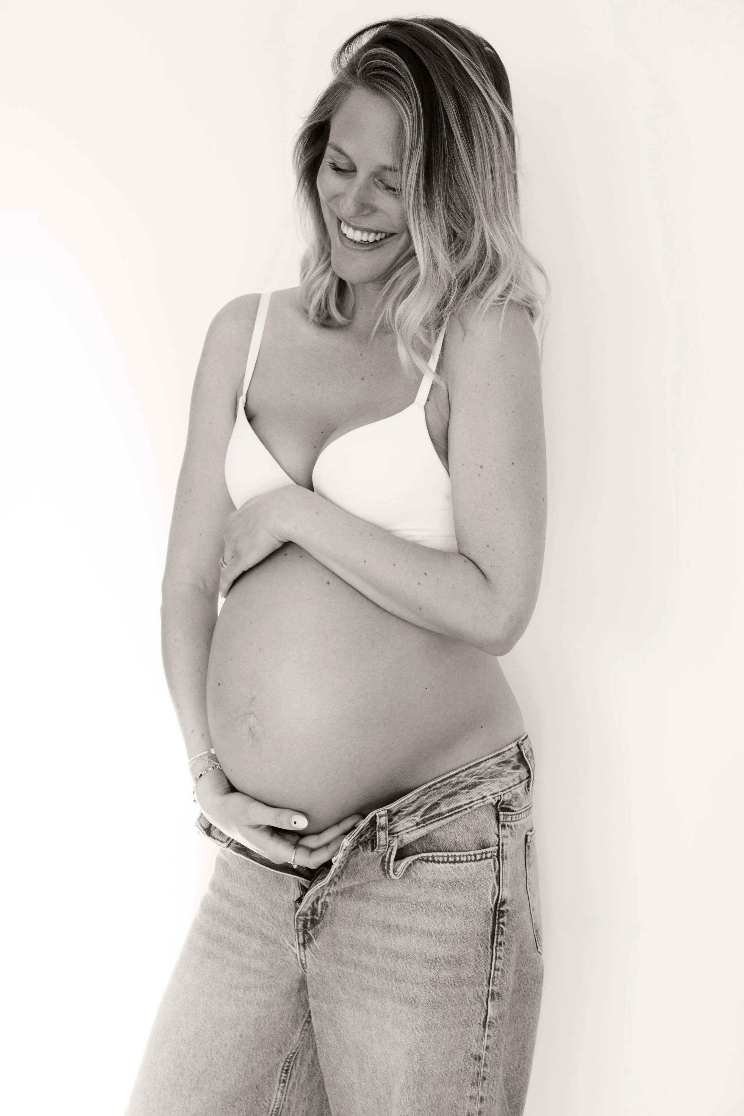 Tanja-Babybauch-sw-86.jpg