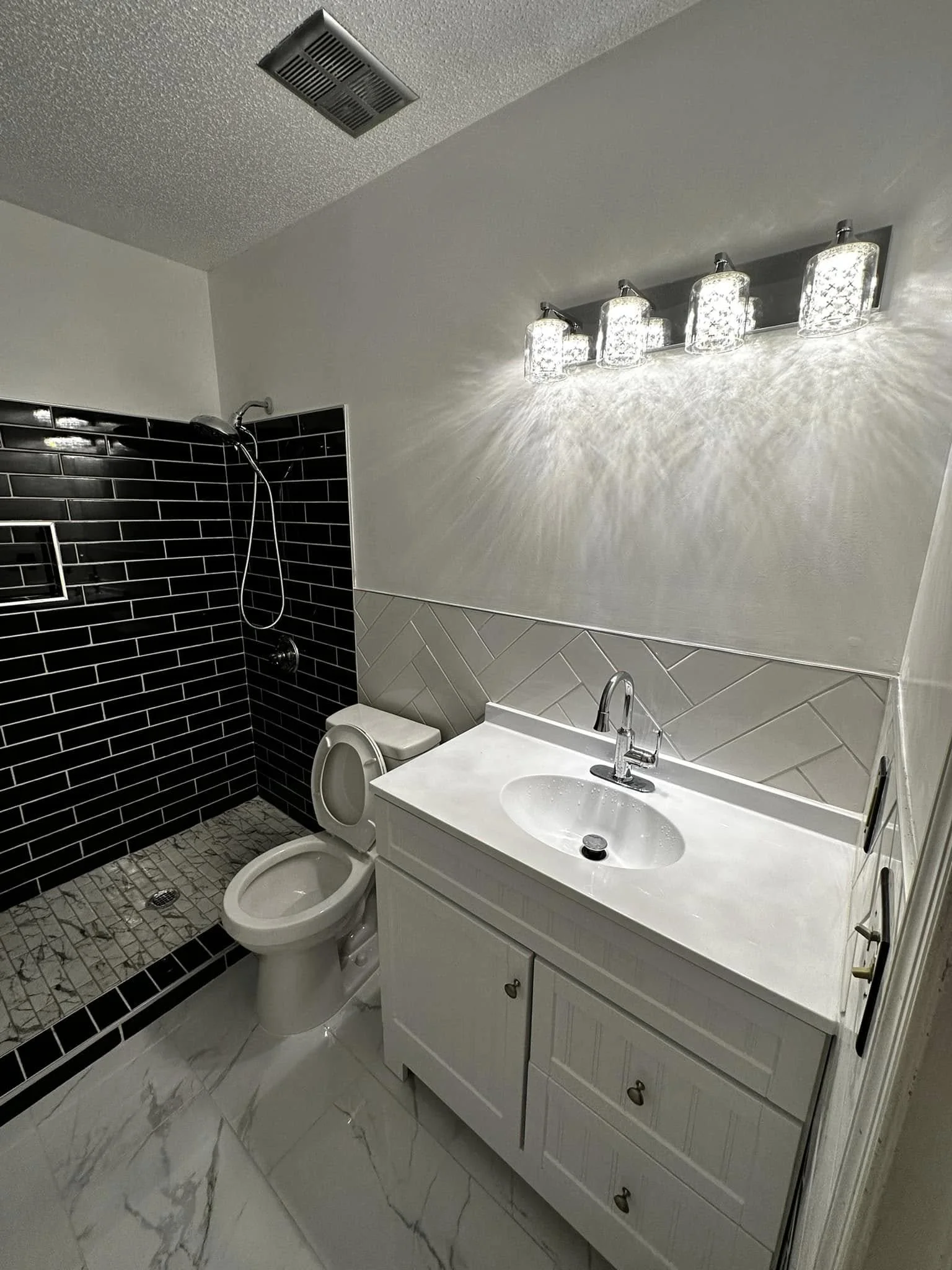 Smith & Associates : 