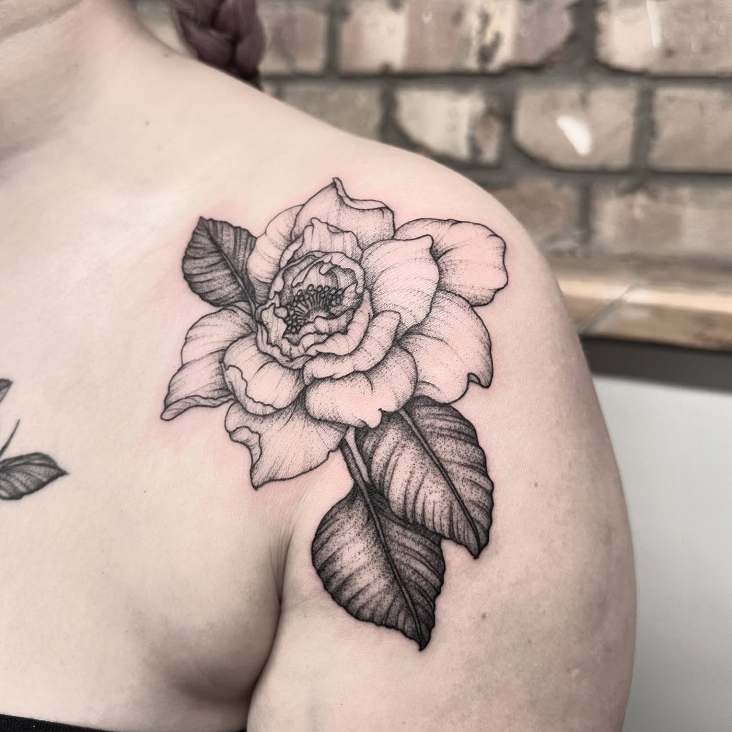 Today&rsquo;s iNK. Something beautiful to start the new year. 
Part of a shoulder botanical collection. More to add soon. 
If you would love to have some flowers from me you can contact me via neill@almostangels.co.uk