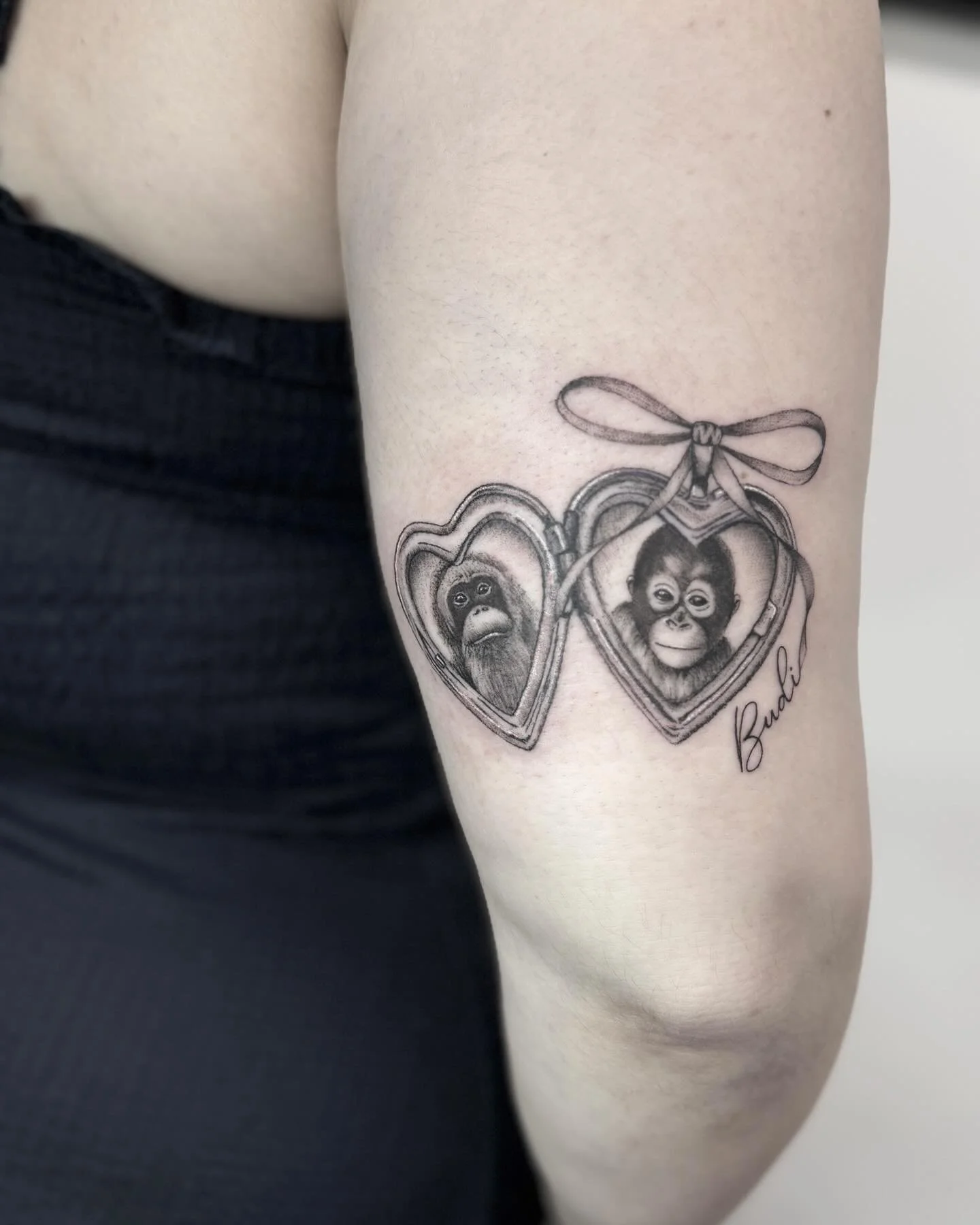 I did the cutest little tattoo for Saffron yesterday!! 🦧 
In dedication of Budi the orangutan @brilliant_budi 
I had so much fun doing this and am so glad Saffron trusted with it 🥰
If you know me by now, you know I love animal portraits, especially