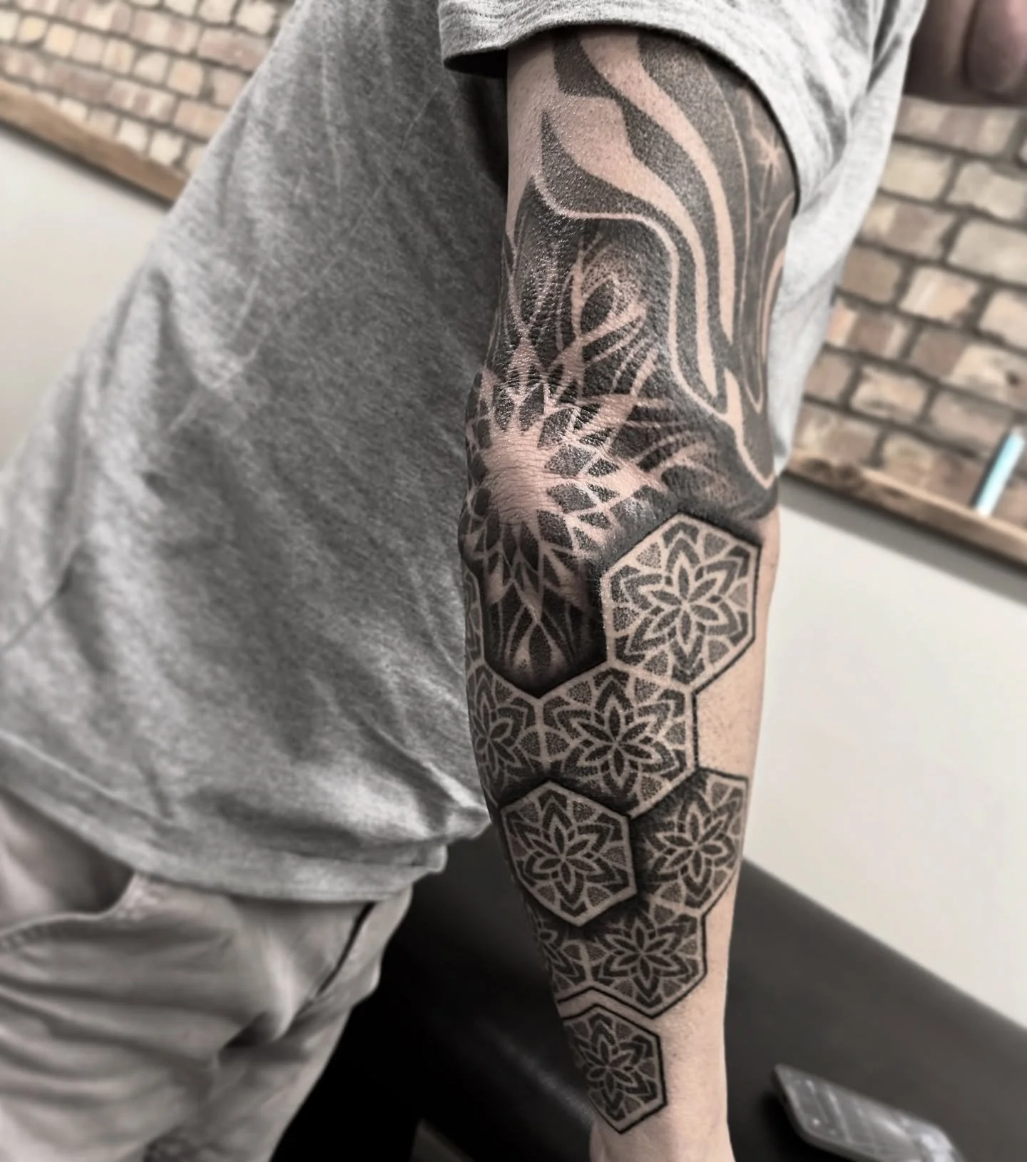 Today’s iNK. Geometric sleeve in progress. For yours contact me via email. 
neill@almostangels.co.uk
#geometrictattoo #cambstattooartist #ely Cambs #uk #blackworktattoos #tattooart #dotworktattoos