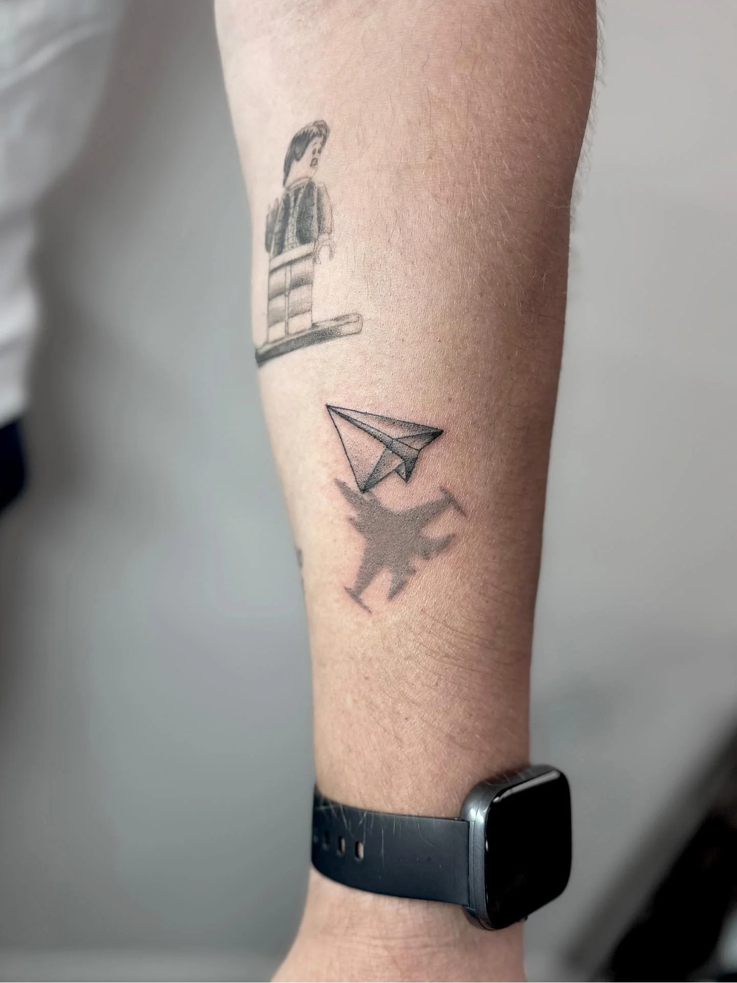 Two very special ones recently for Glenn! ✈️ 🎲 
Plane healed in second pic ☺️
Also ft healed Marty McFly Lego 👀 
Loved doing these! 
To book yours email tiegan@almostangels.co.uk or Dm me 
Get yourself in the hot seat! 🤩
#betheinkspiration #aat