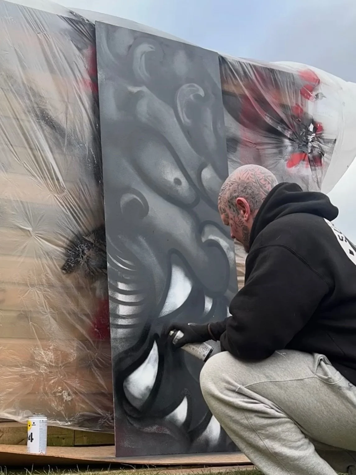 Foo Dog spray paint process&hellip;.Thanks for looking, Ben x #tattoo #japanesetattoo #graffiti #spraypaint #foodog