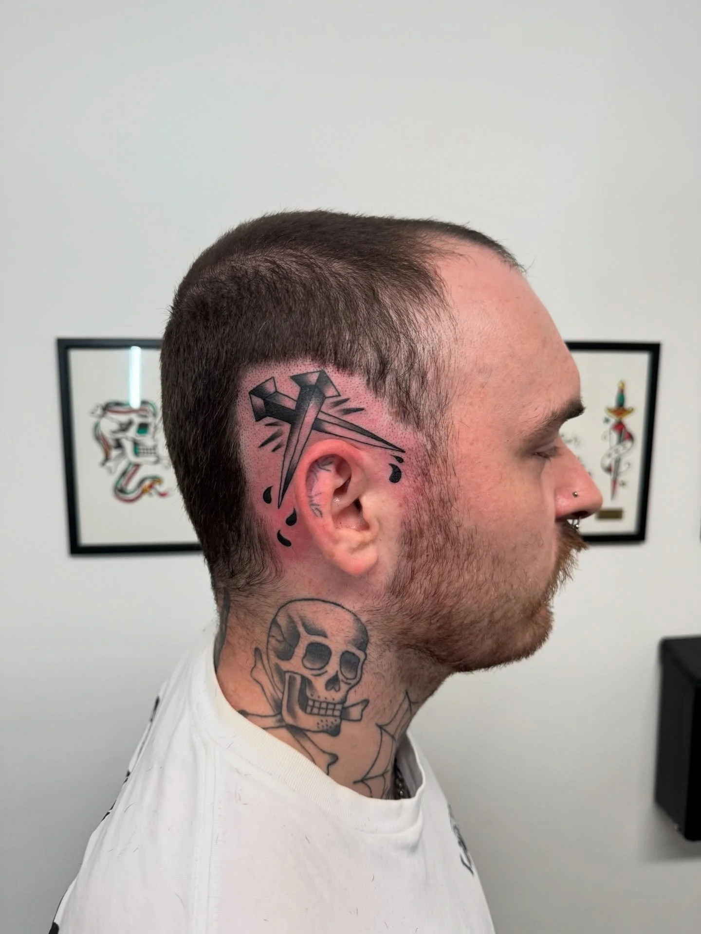 Couple sweet additions for Kieran.

Thanks as always dude!

For bookings and enquiries email me on louie@almostangels.co.uk 

Made at @aatattoofamily 
📍 10 Fore Hill, Ely, Cambs, CB7 4AF

Supported by @checkmatetattoocare 

#tattoo #traditionaltatto