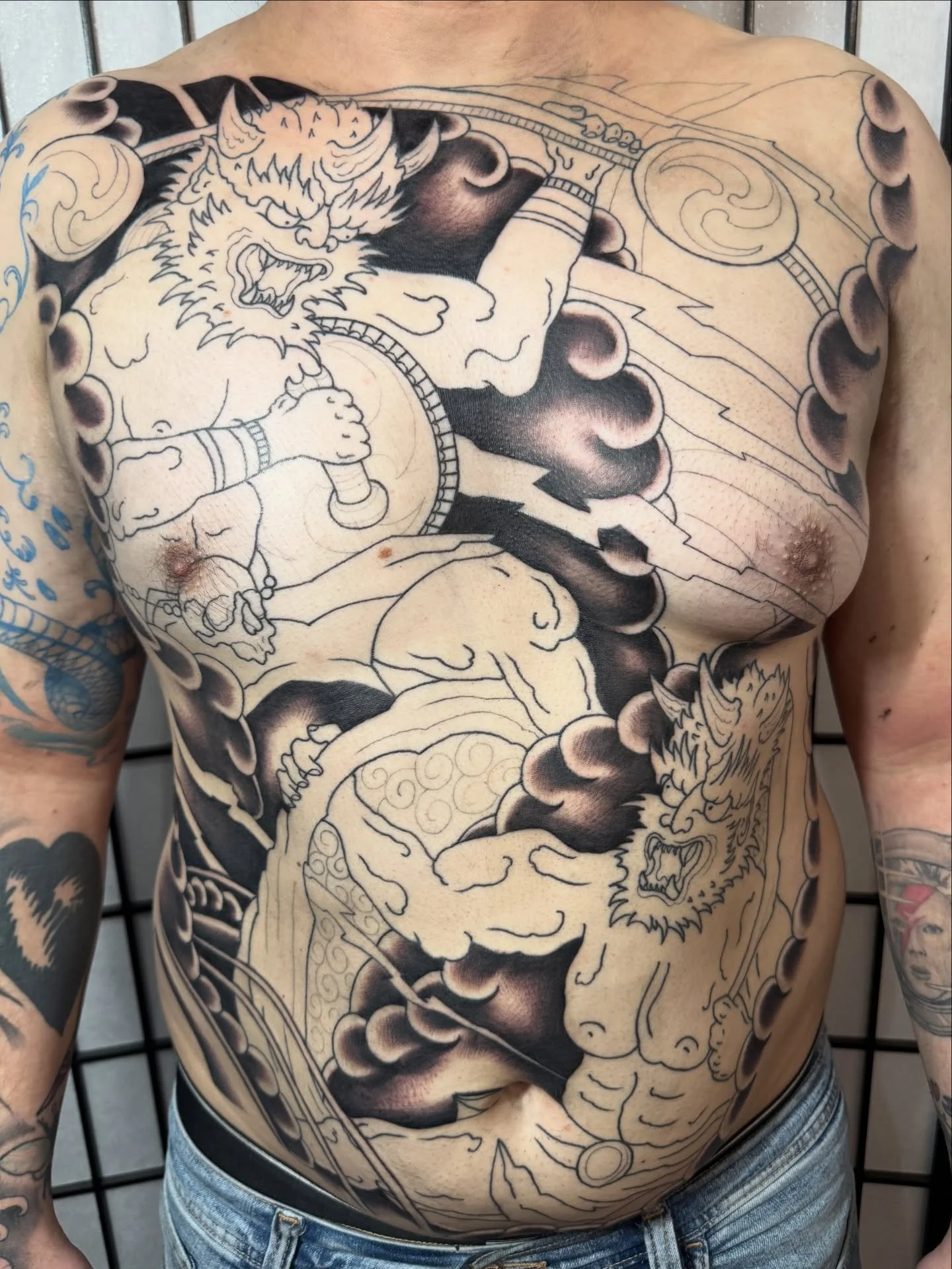 🔱👹 Raijin v Fujin torso progression 👹🔱 Thanks a lot Max mate! Thanks for looking, Ben x #tattoo #japanese #japanesetattoo #bodysuit #essextattoo