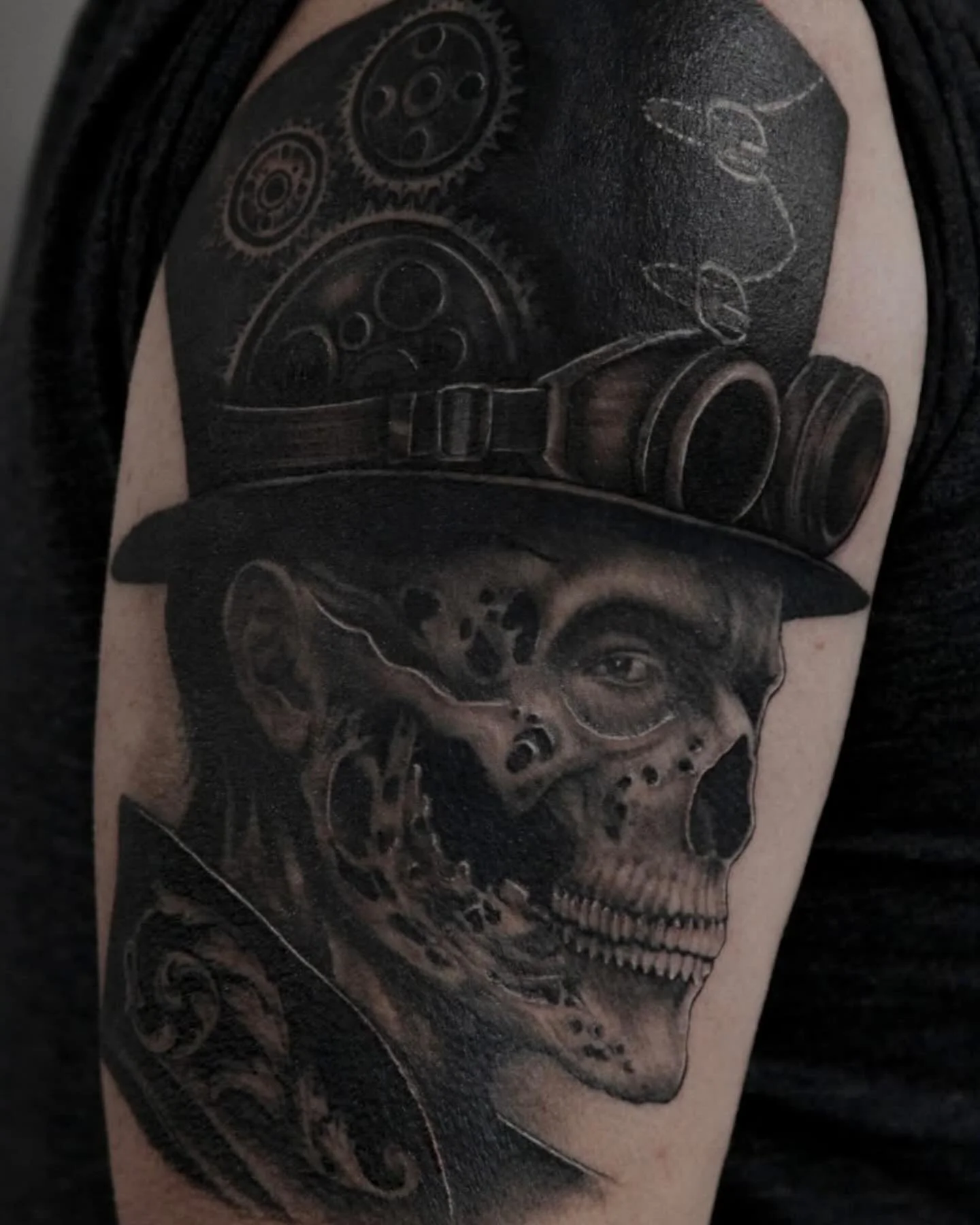 Had fun on this one&hellip;.. message me to get yourself booked in. Books now open for March and April.  #tattoo #tattooartist #blackandgreytattoo #steampunk #almostangels #skull