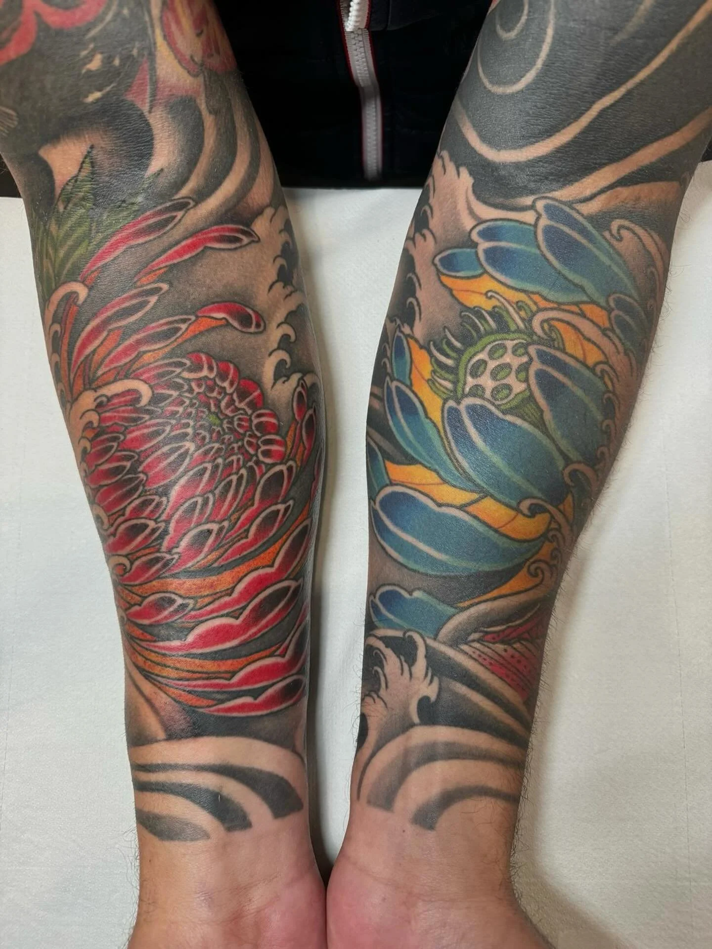 Beautiful Japanese flowers from Ben 🪷

🗓️Ben will next be down on 25th-26th February
📌 @bharpertattoo 
📩Email Ben now to book: ben@almostangels.co.uk