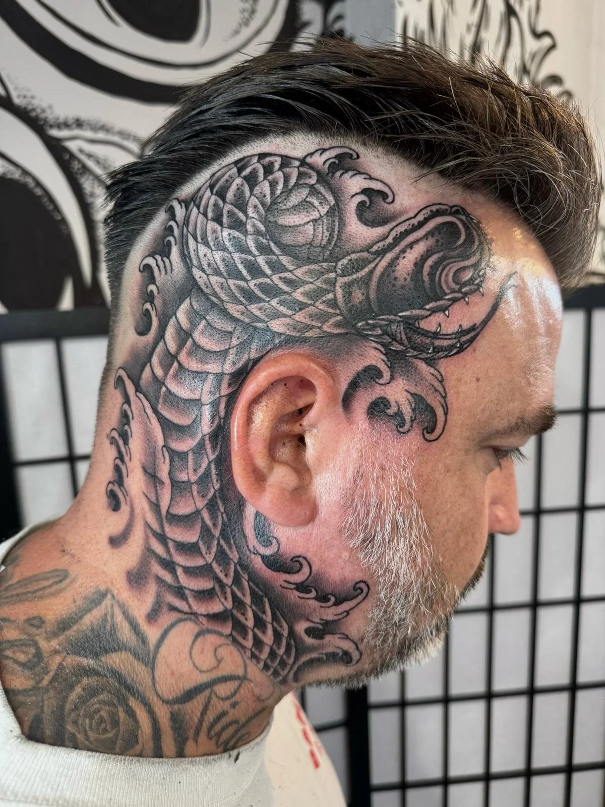 Stunning snake head piece from Ben🐍

📌 @bharpertattoo 
📧For enquires, email ben@almostangels.co.uk