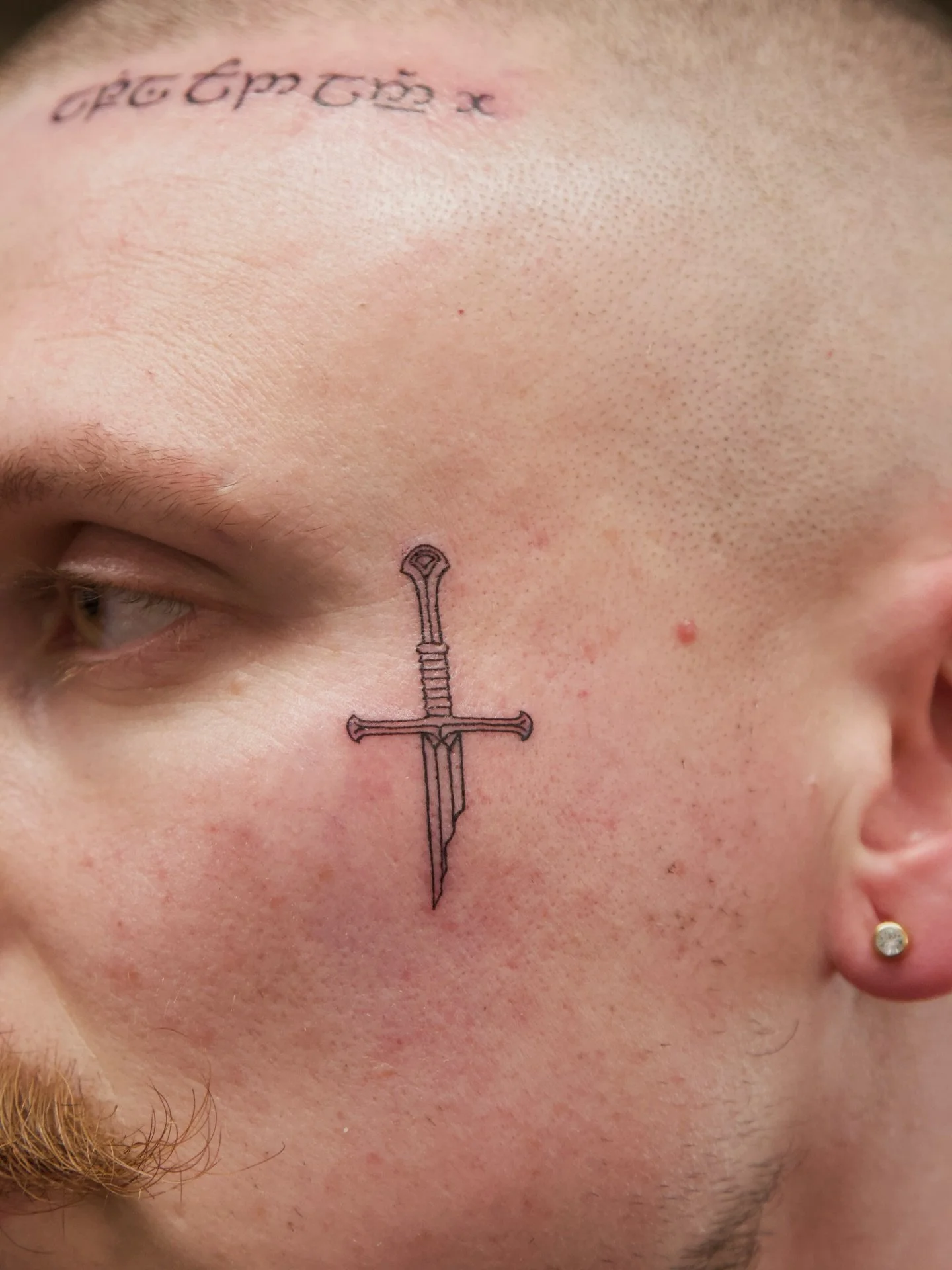 Fresh Lord of the Rings inspired face tattoos by Lovie on Rob- who else is a LOTR fan?!🗡️🧝🏻&zwj;♀️

📌 @loudogtattoo 
📧For bookings &amp; enquiries, email louie@almostangels.co.uk