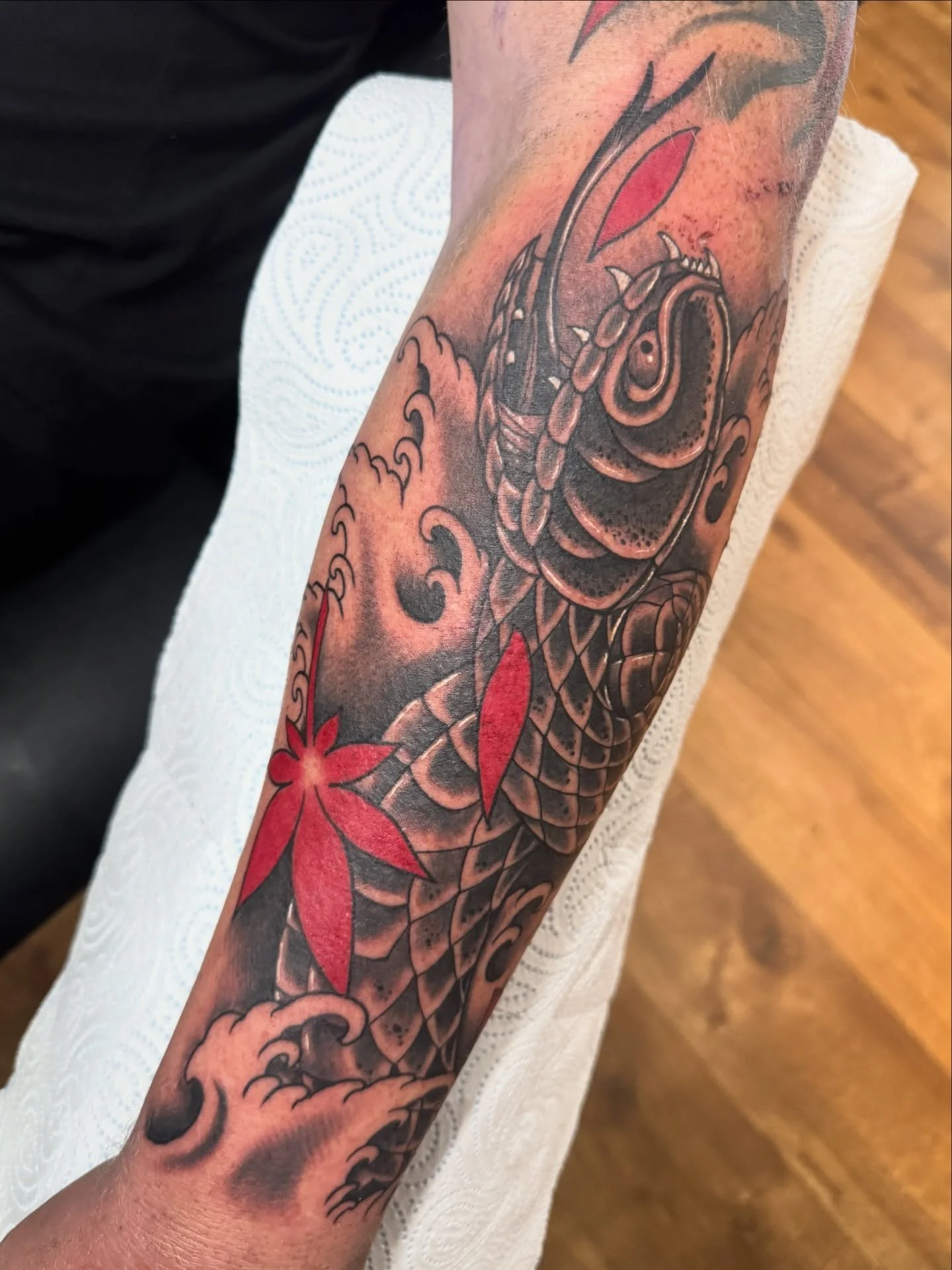 🐍 Japanese snake &amp; Acer leaves lower arm piece 🐍 Thanks a lot Gary mate! Thanks for looking, Ben x #tattoo #japanese #japanesetattoo #snaketattoo #essextattoo