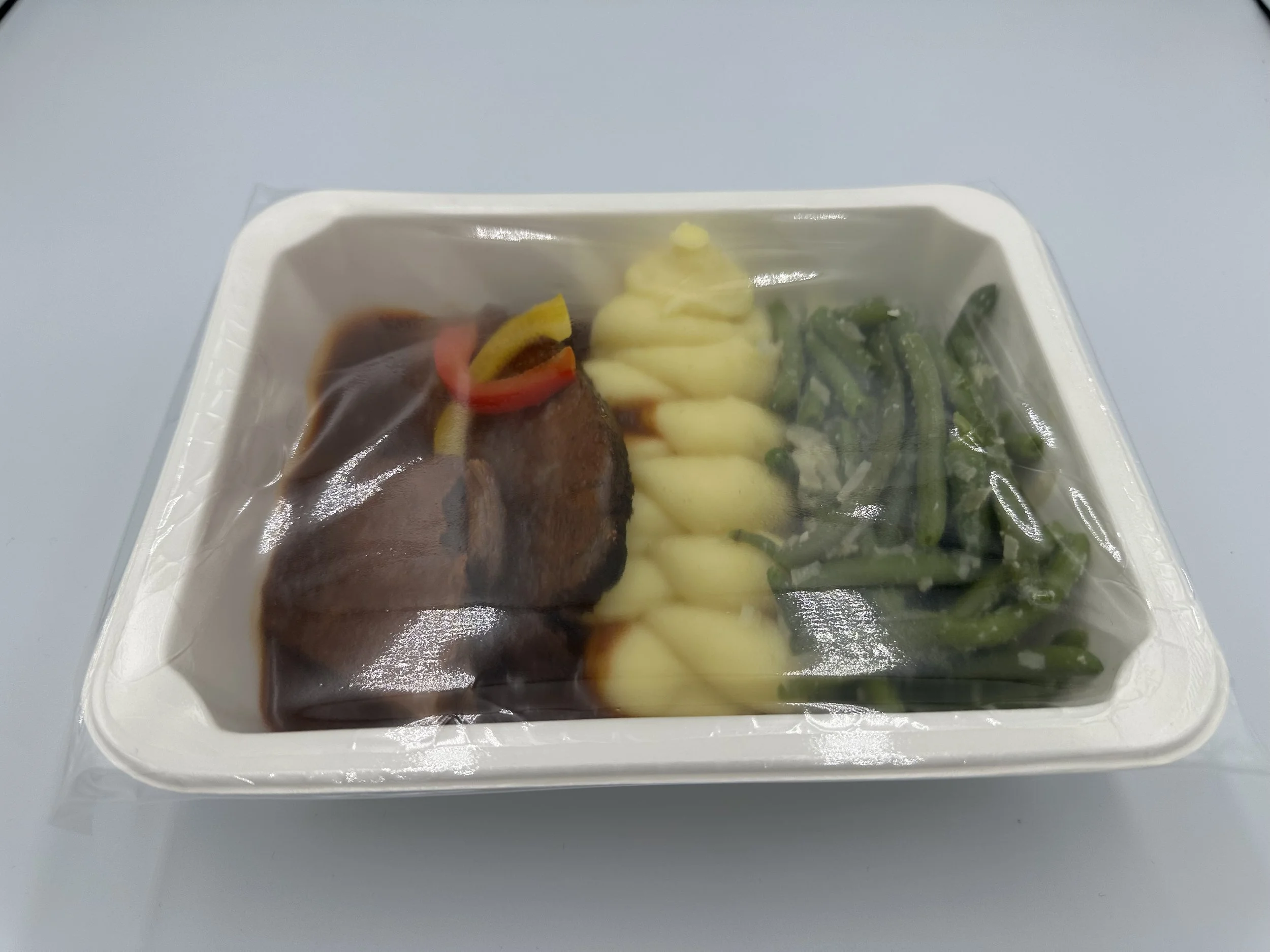 Rindsbraten, Kartoffelstock, Bohnen.jpg