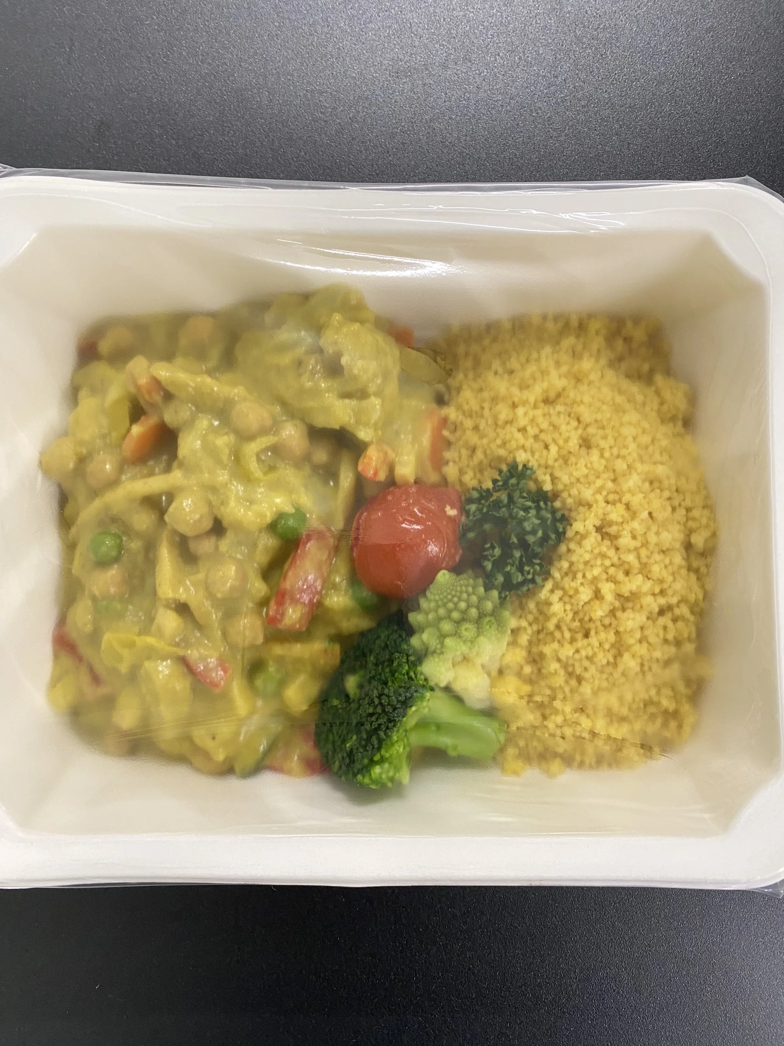 Kichererbsen Gemüsecurry Couscous.jpeg