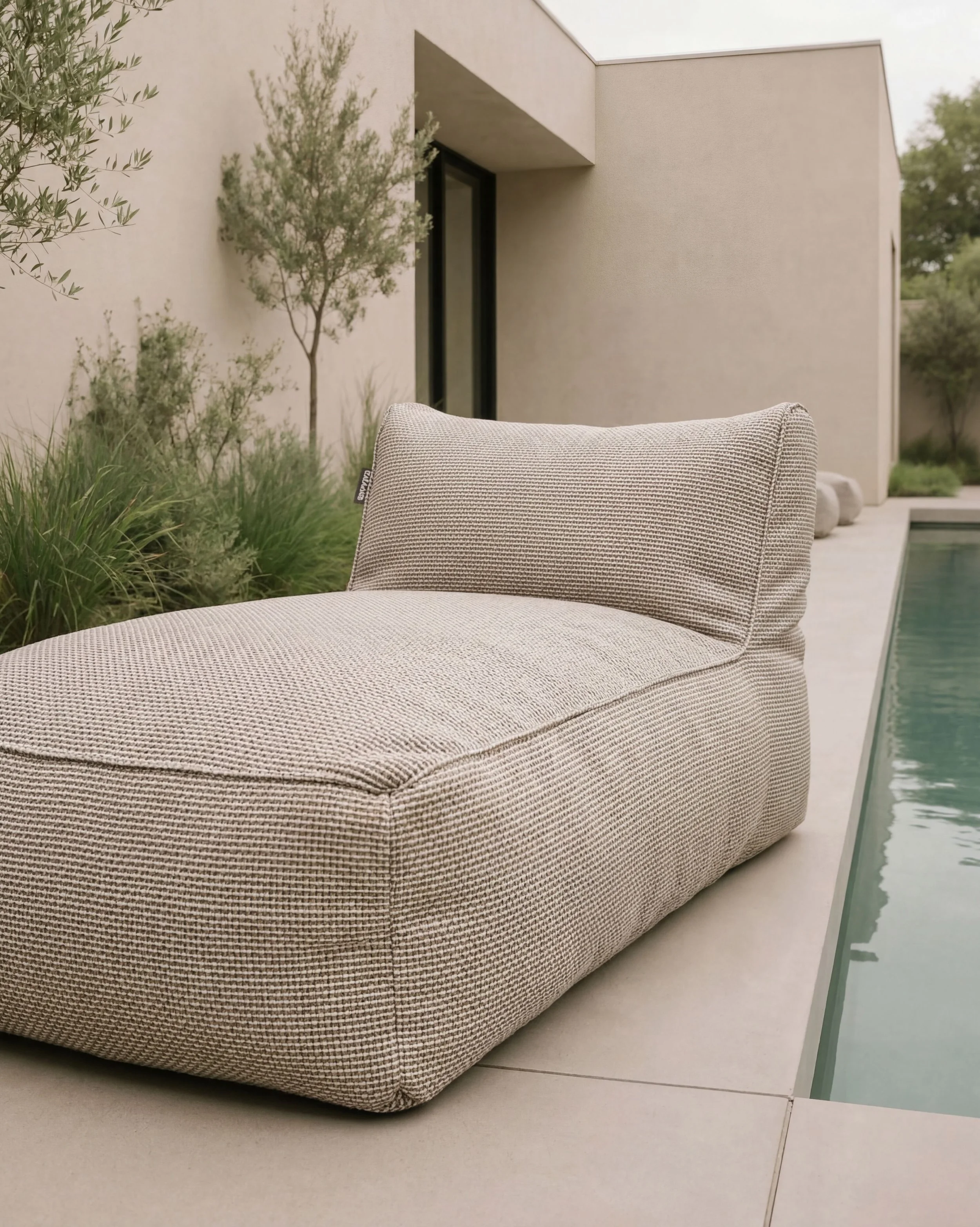 DESIGN for OUTDOOR LIVING
@roolfliving_original Collection 
&bull;
&bull;
#lineaverdebergamo #outdoorfurniture #roolfliving