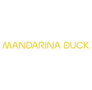Logo di Mandarina Duck su sfondo nero
