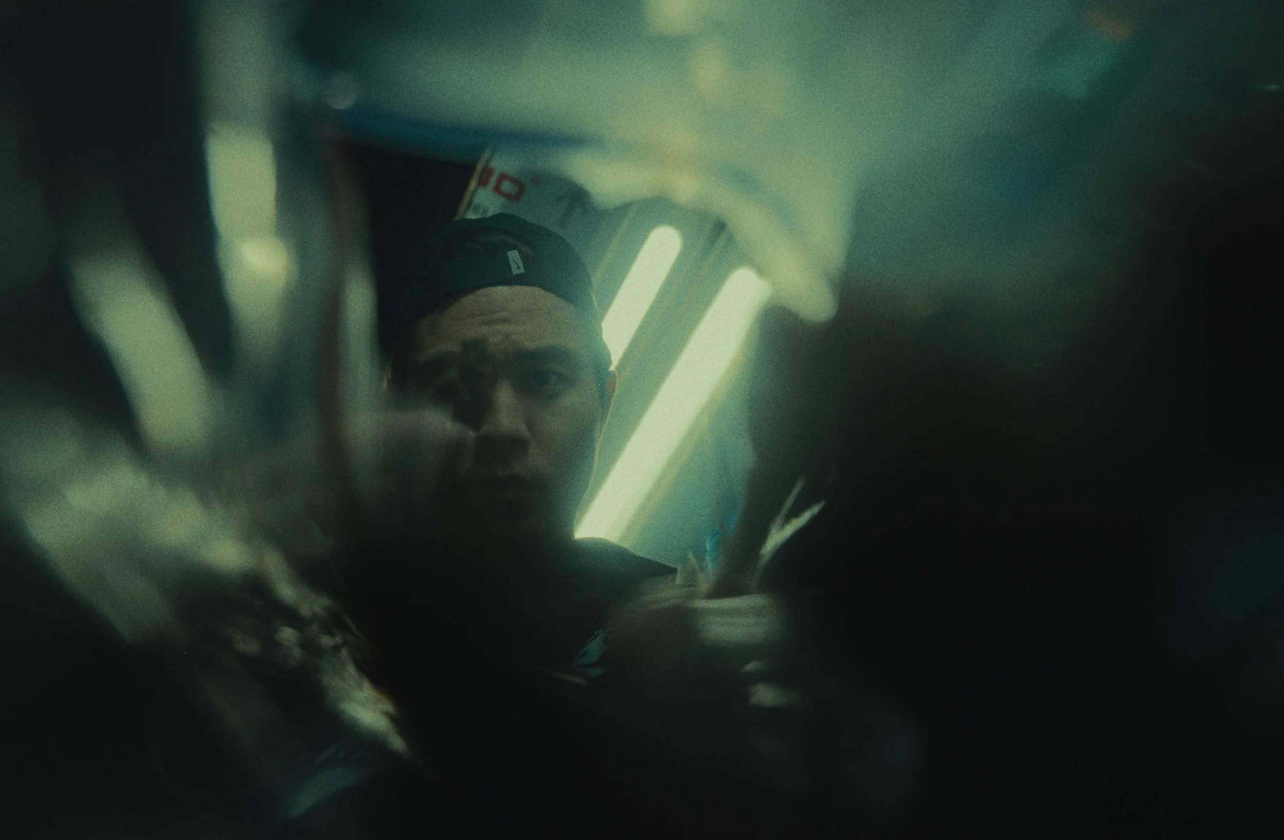 VDEF_4k_NEW GEN.mov.00_00_33_06.Still005.jpg