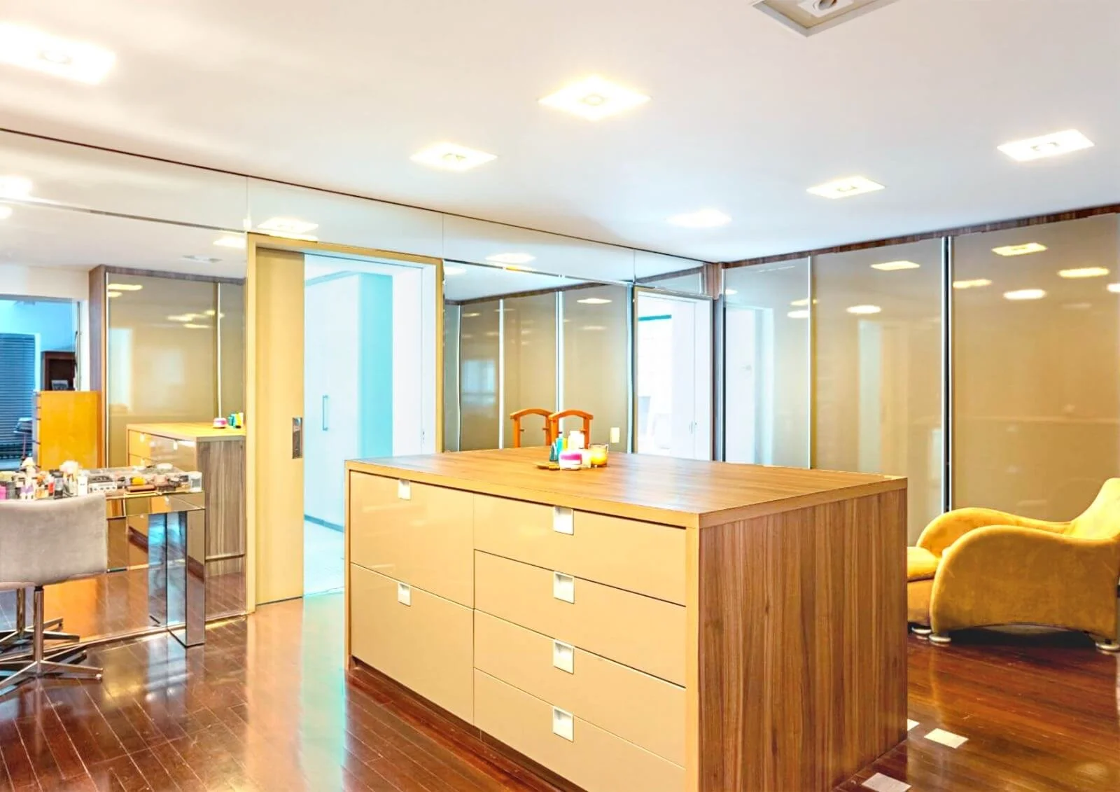 WhatsApp Image 2025-10-30 at 23.59.50 (1).jpeg