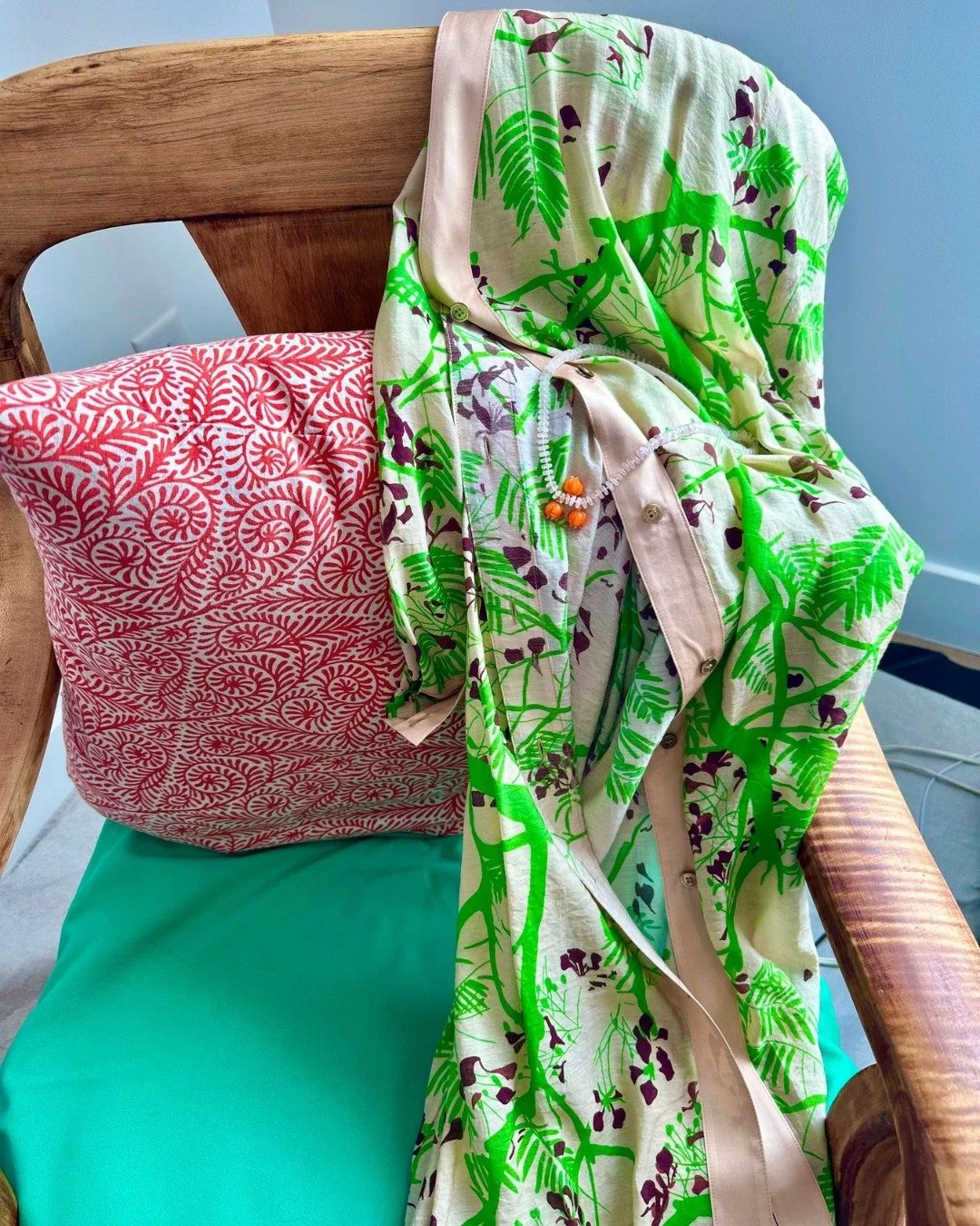 One of my favorite parts of being in downtown Exeter is discovering local shops filled with pieces that feel special and unexpected. ✨

I&rsquo;m ready to kick off summer thanks to this beautiful necklace and long kimono-style top from Green Umbrella